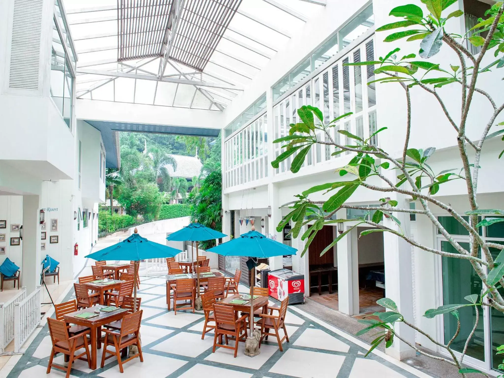 Restaurant/places to eat, Patio/Outdoor Area in Krabi Tipa Resort - SHA EXTRA PLUS