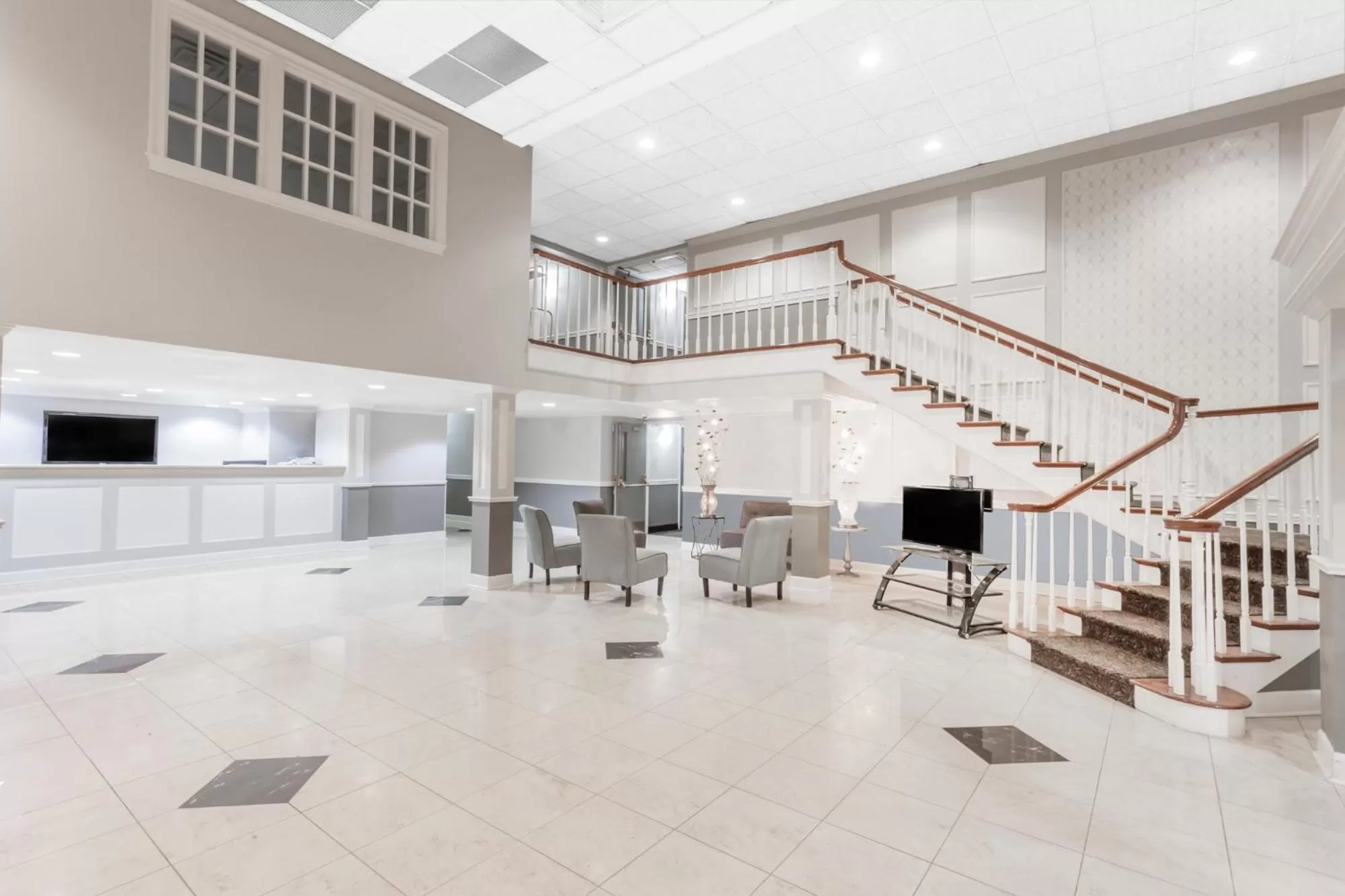 Lobby or reception, Lounge/Bar in Ramada by Wyndham Henderson/Evansville