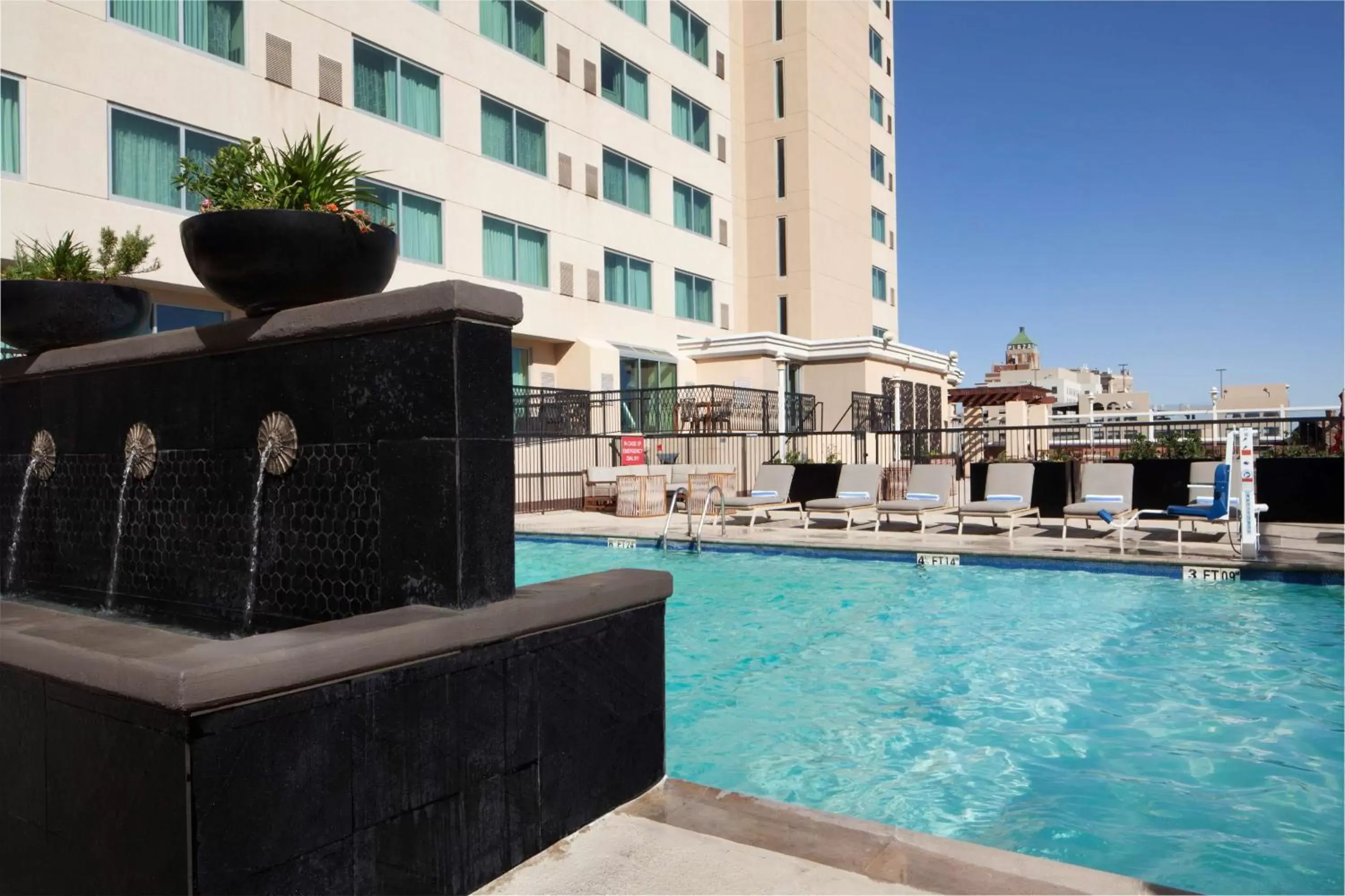 Swimming Pool in DoubleTree by Hilton El Paso Downtown