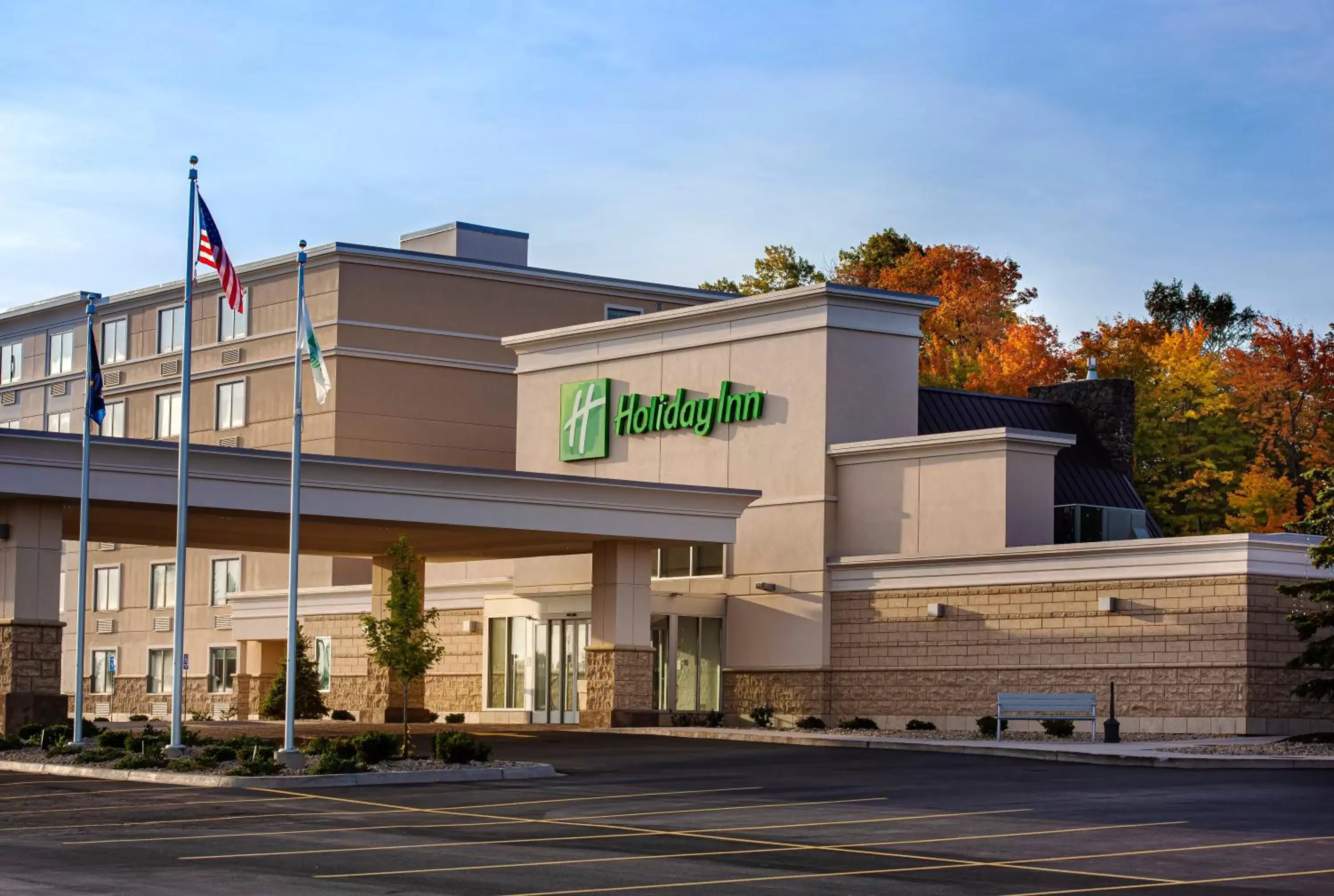 Property building in Holiday Inn Marquette, an IHG Hotel