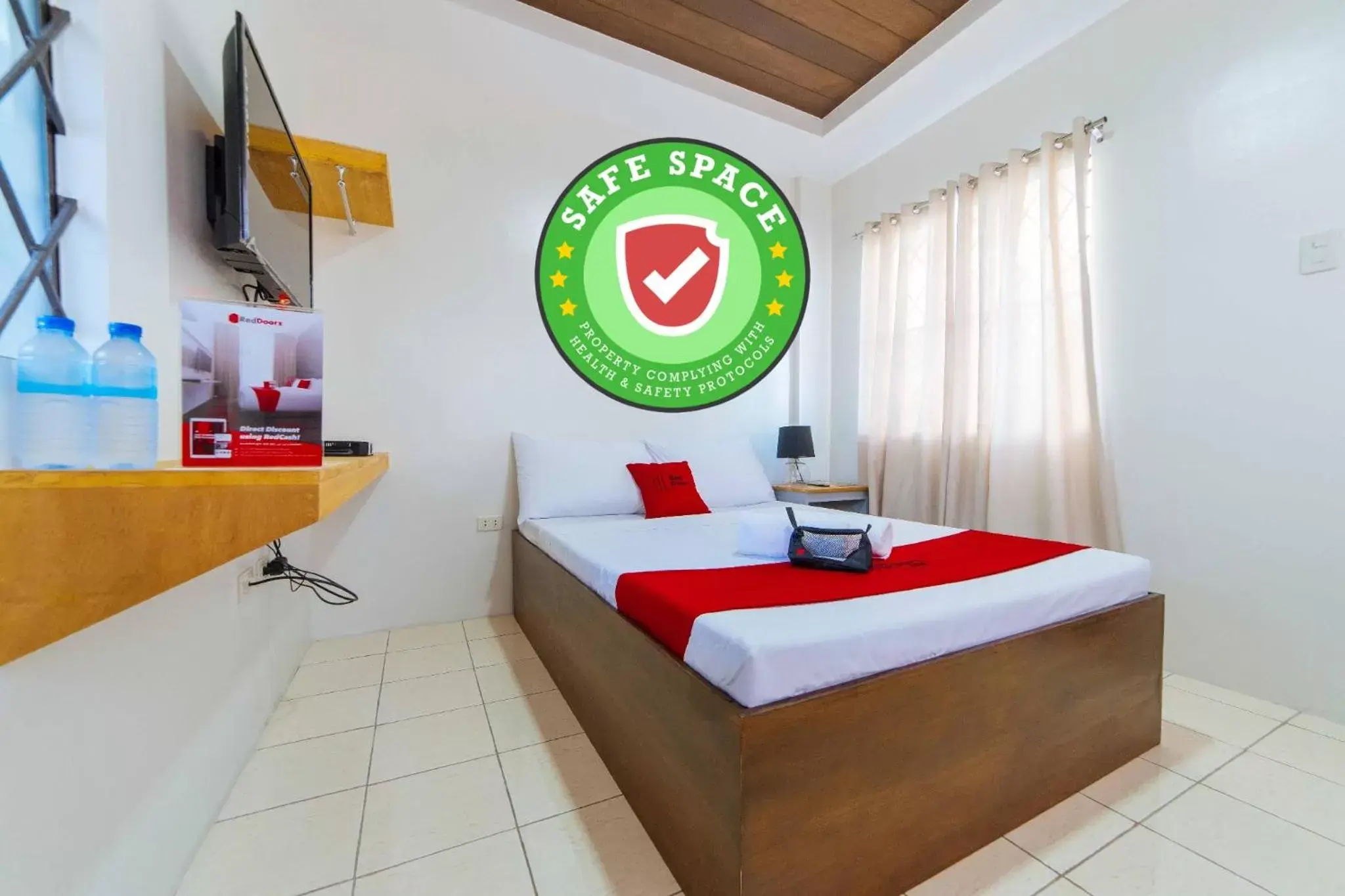 Property logo or sign, Bed in RedDoorz Plus @ Casa Lucia Sindalan San Fernando City Pampanga