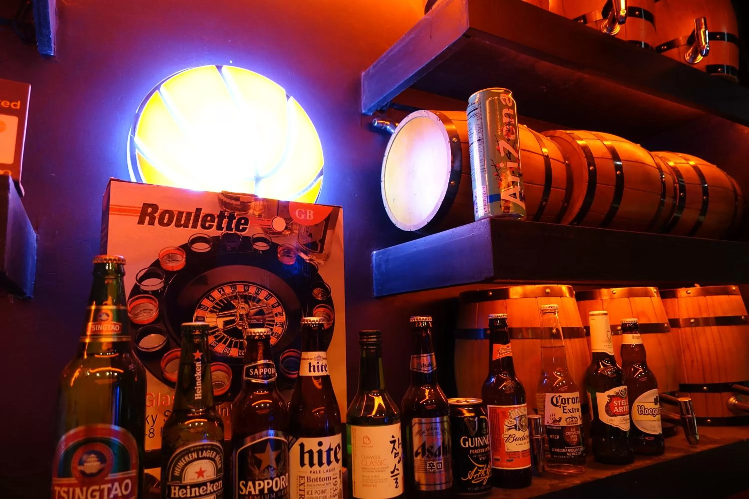 Evening entertainment in One Manalo Place