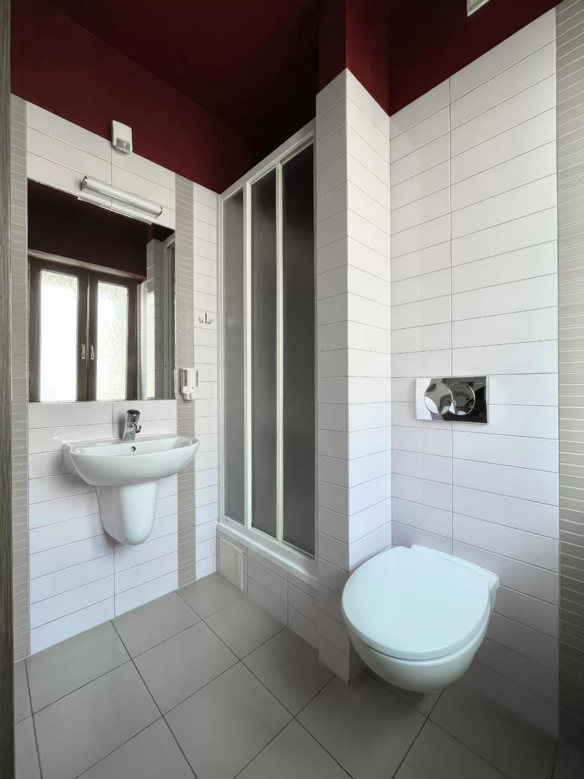 Shower, Bathroom in Akira Bed & Breakfast