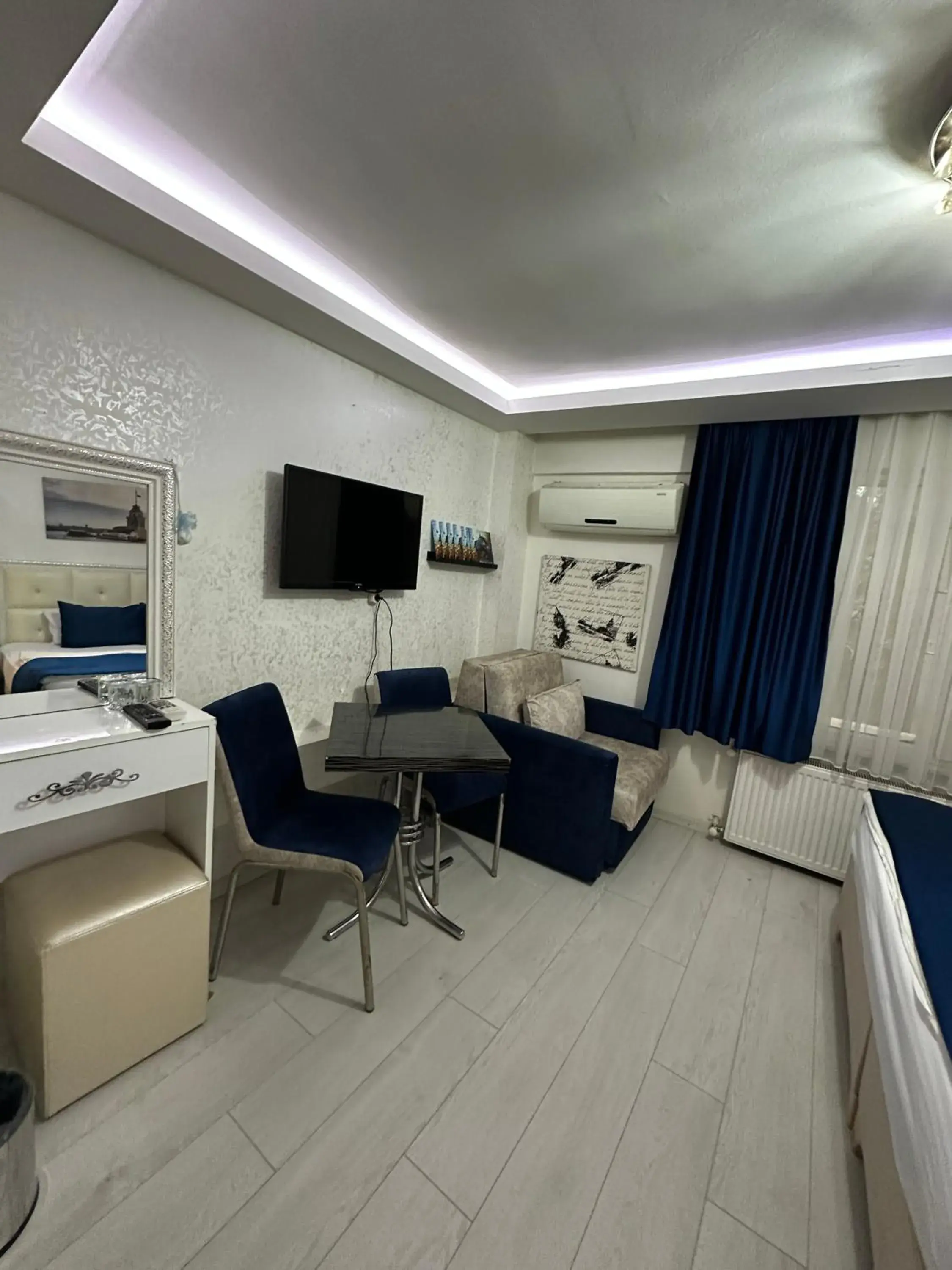 Living room, TV/Entertainment Center in Taksim Istiklal Suites