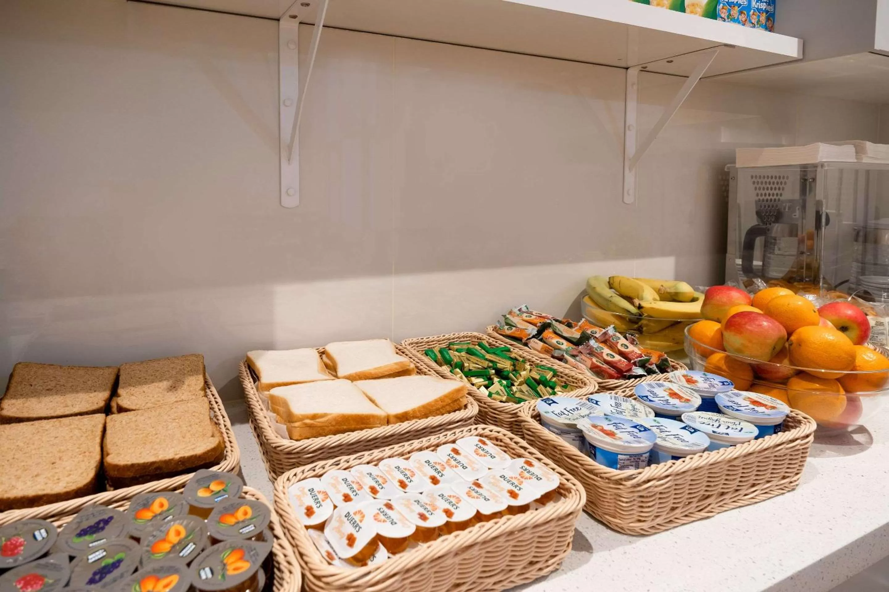 Restaurant/places to eat in Comfort Inn Hyde Park