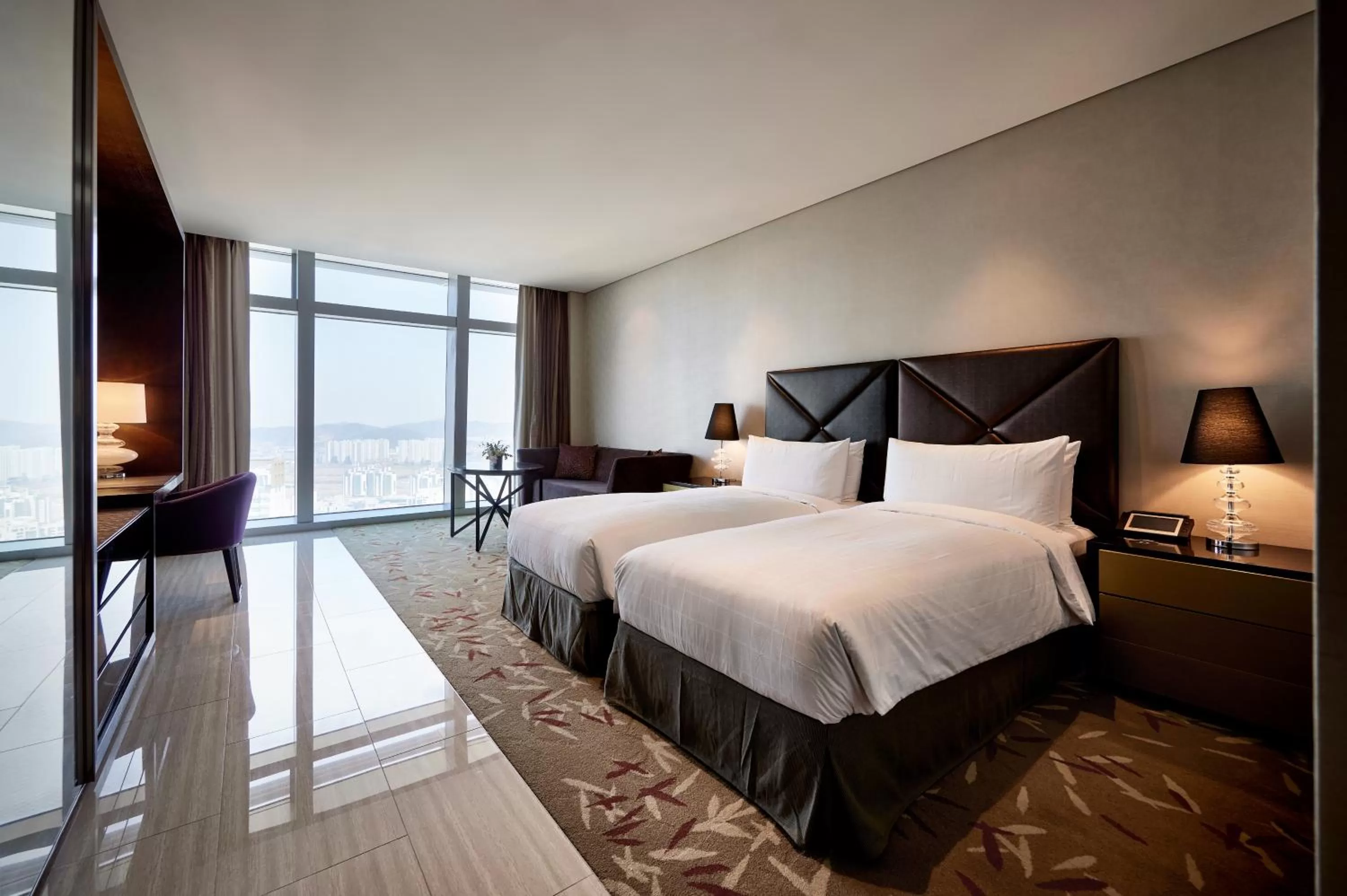 Studio Superior Twin Room in Oakwood Premier Incheon