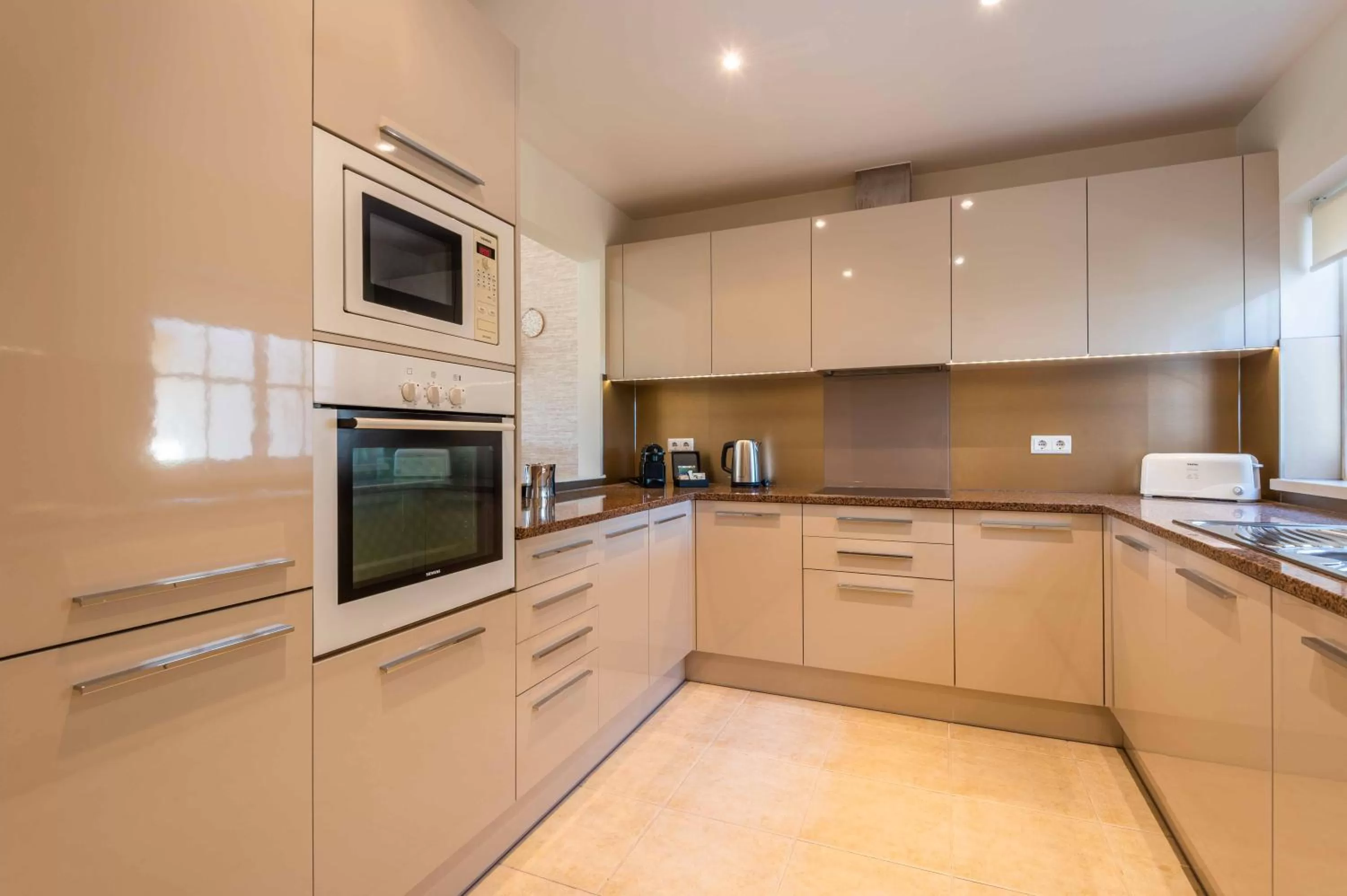 Kitchen or kitchenette in Vale d'Oliveiras Quinta Resort & Spa