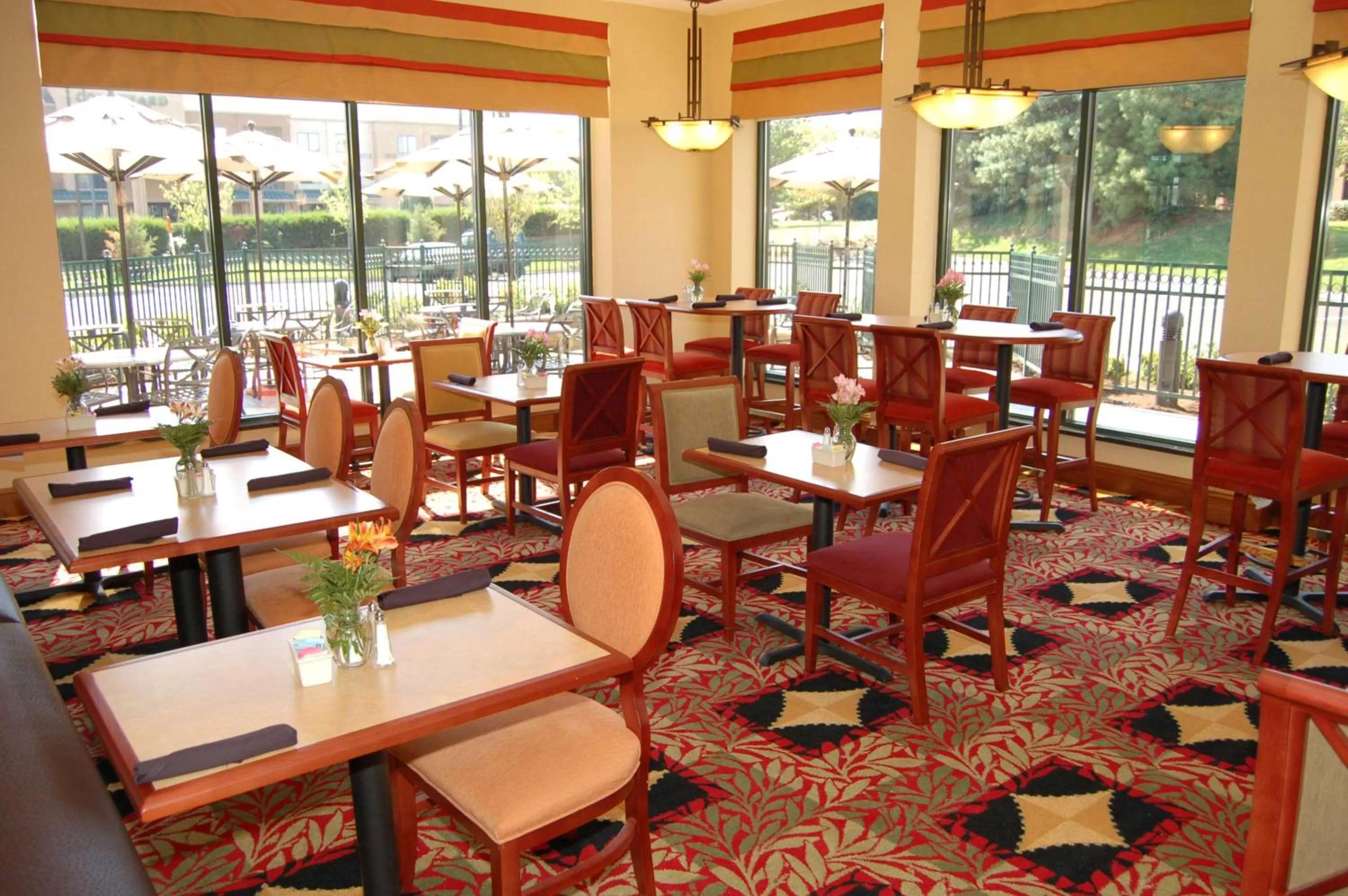 Restaurant/places to eat in Hilton Garden Inn Bowling Green