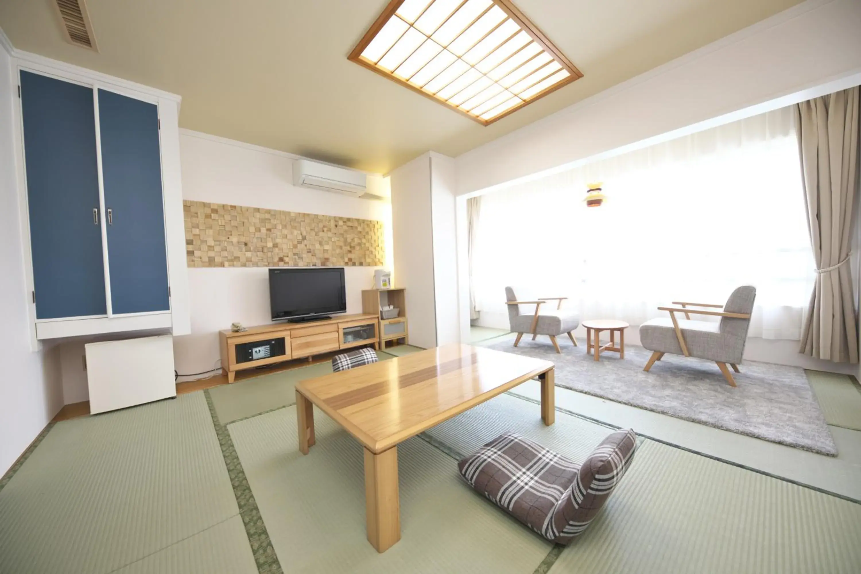 Photo of the whole room in 箱根芦ノ湖 HOTEL RaKuun Photo of the whole room in 箱根芦ノ湖 HOTEL RaKuun