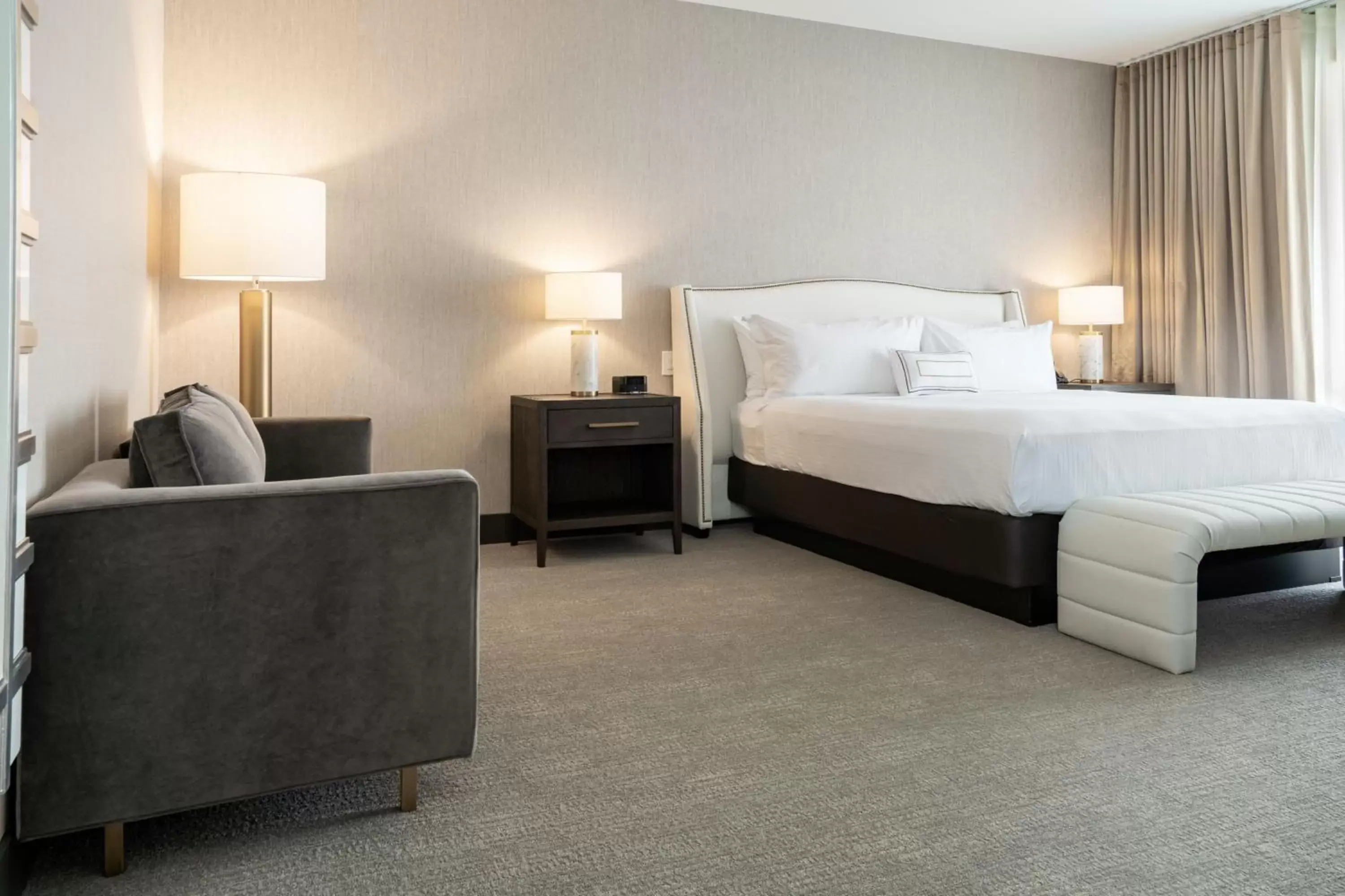 Bedroom, Bed in SpringHill Suites by Marriott Chicago Chinatown