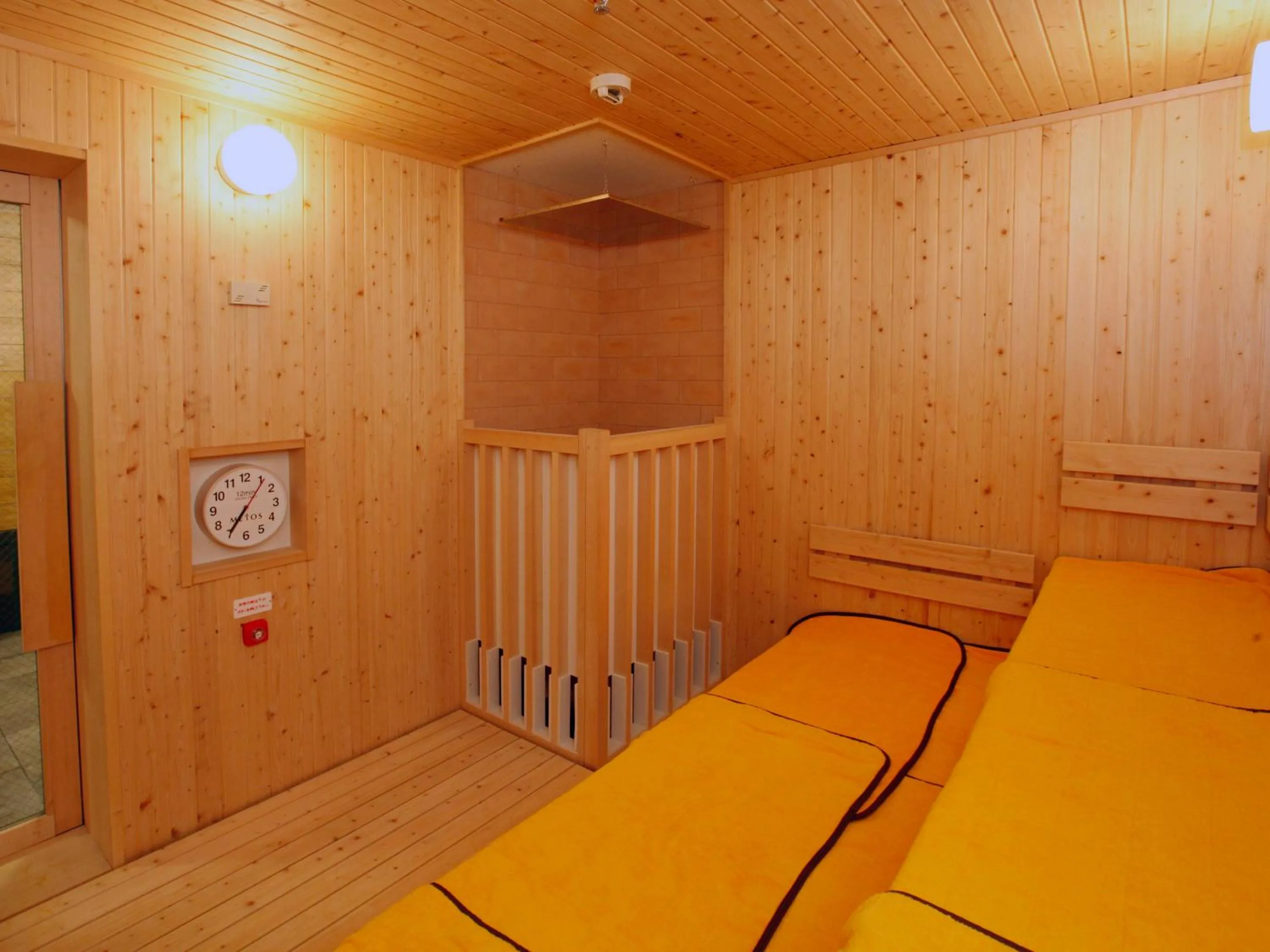 Sauna, Bed in Gardens Cabin