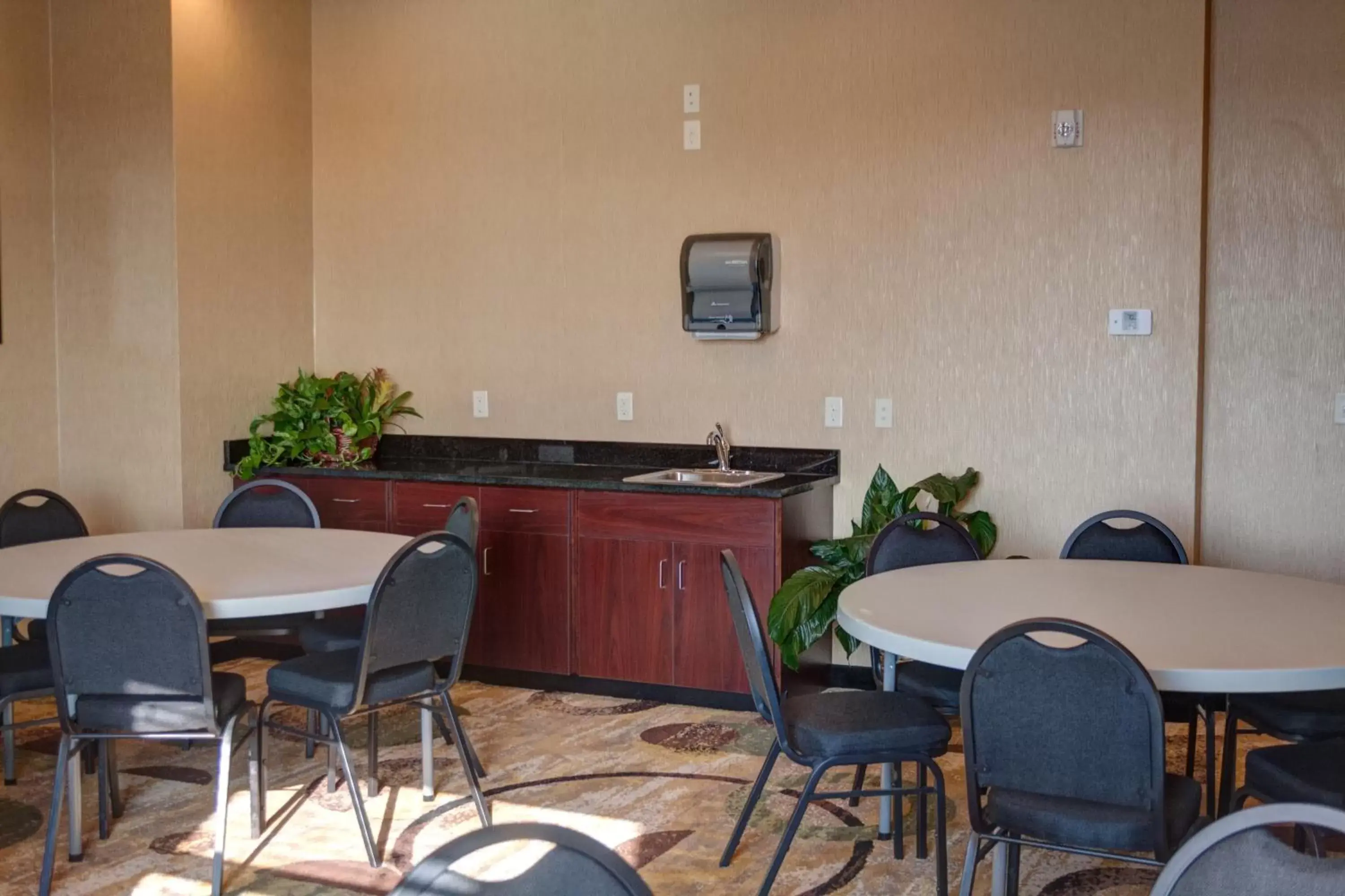 Meeting/conference room in Cobblestone Hotel and Suites - Jefferson