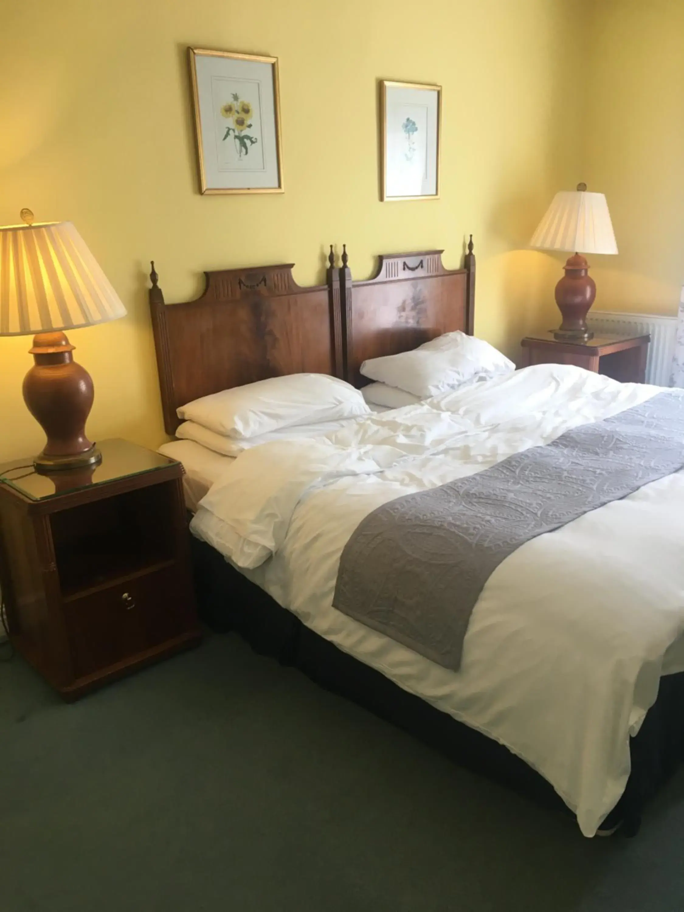 Bed in Dukes Head Inn