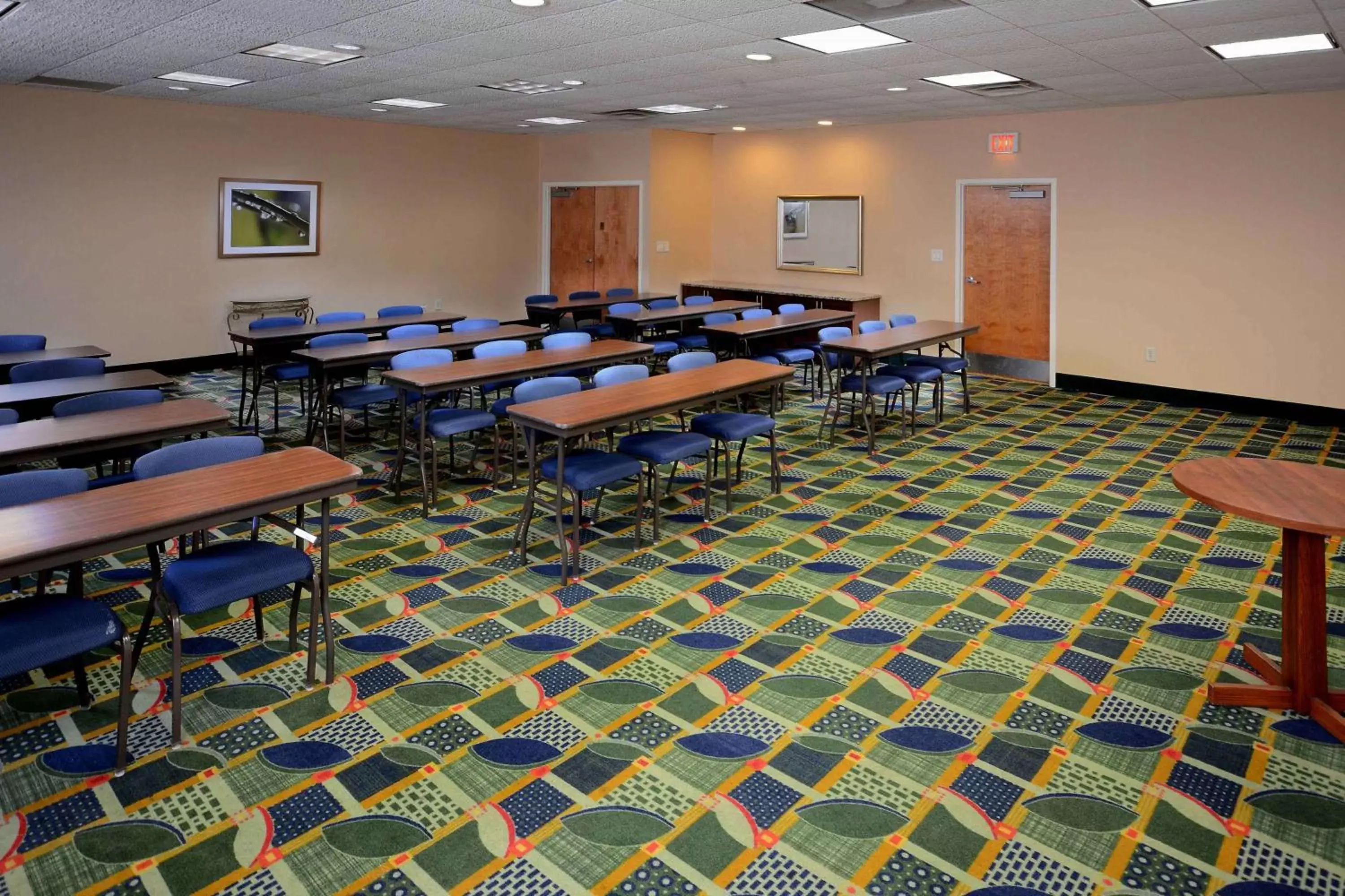 Meeting/conference room in Hampton Inn Fayetteville Fort Bragg