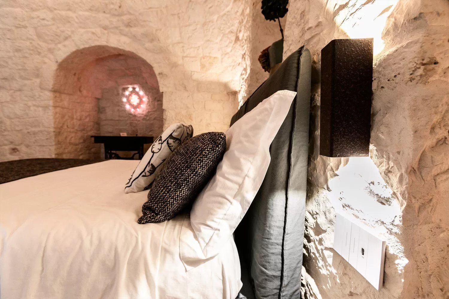 Decorative detail, Bed in DIMORA RITUNNO