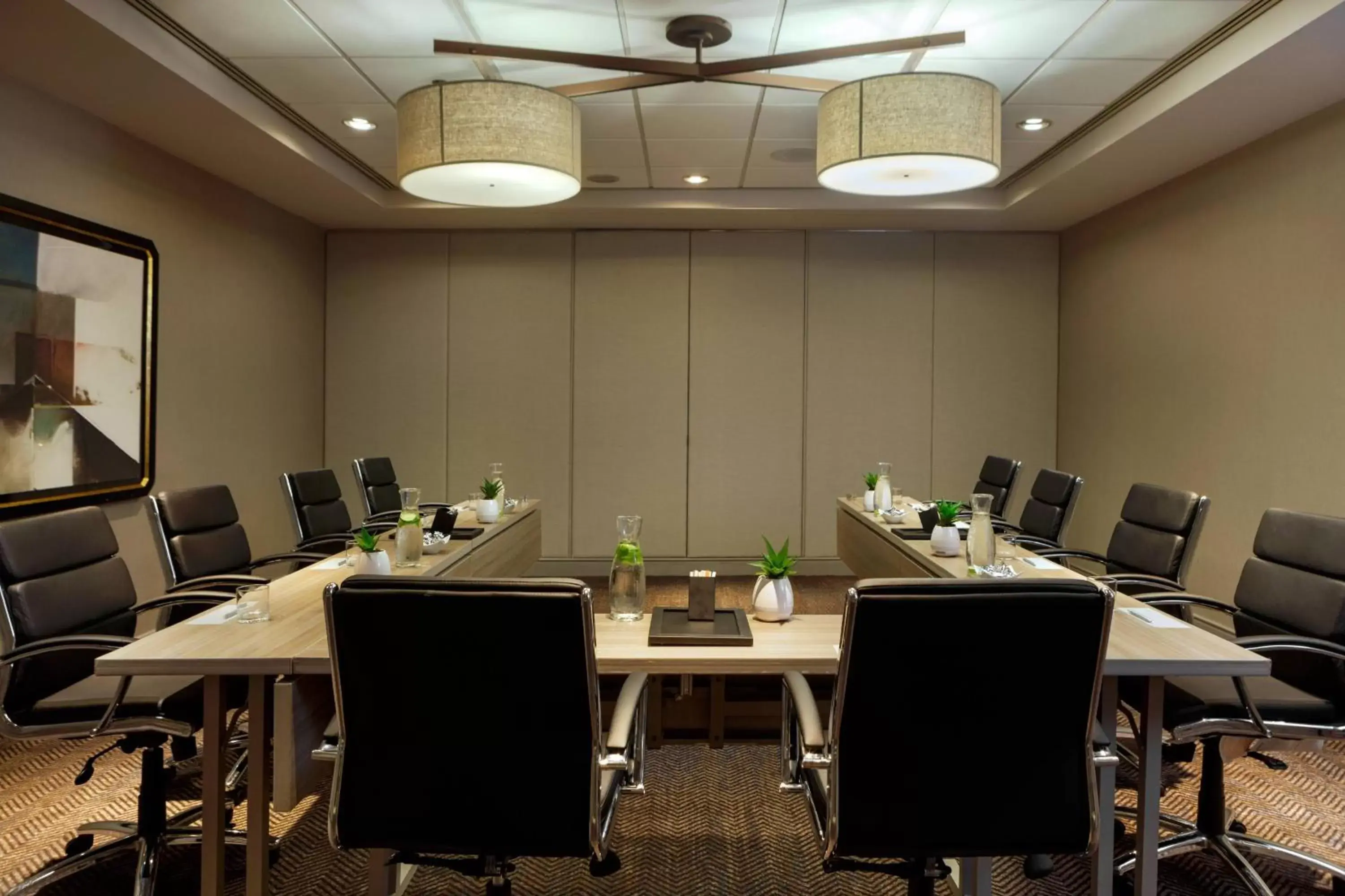 Meeting/conference room in Renaissance Los Angeles Airport Hotel