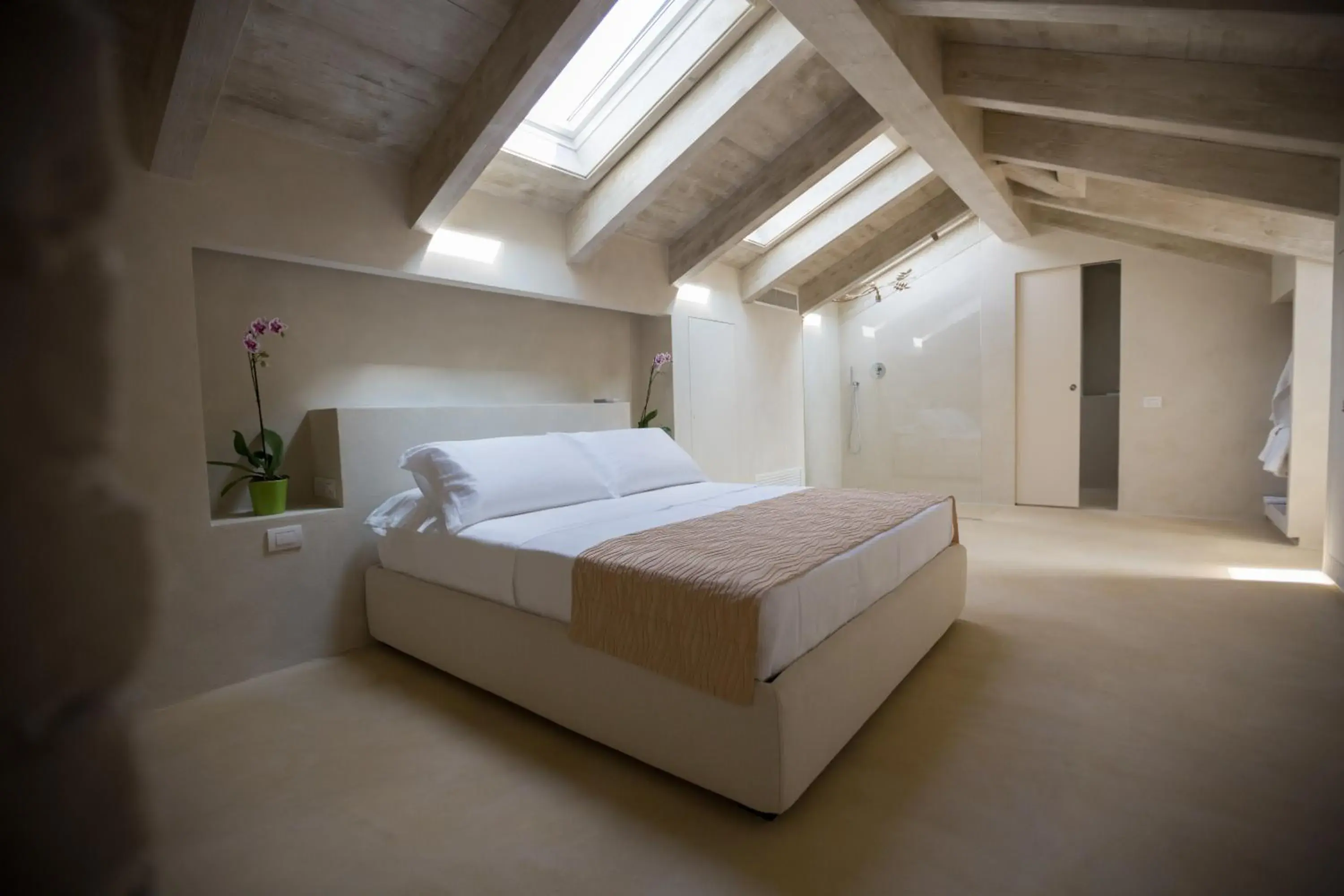 Shower, Bed in Casa Americani