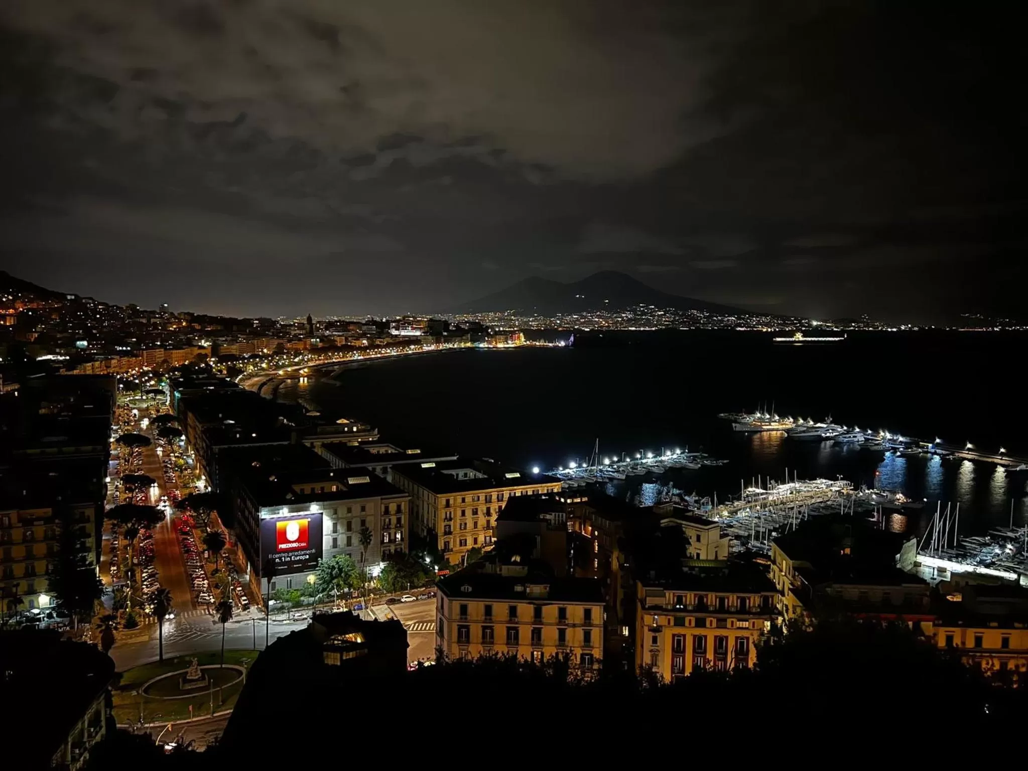 Twin Towers Naples Luxury