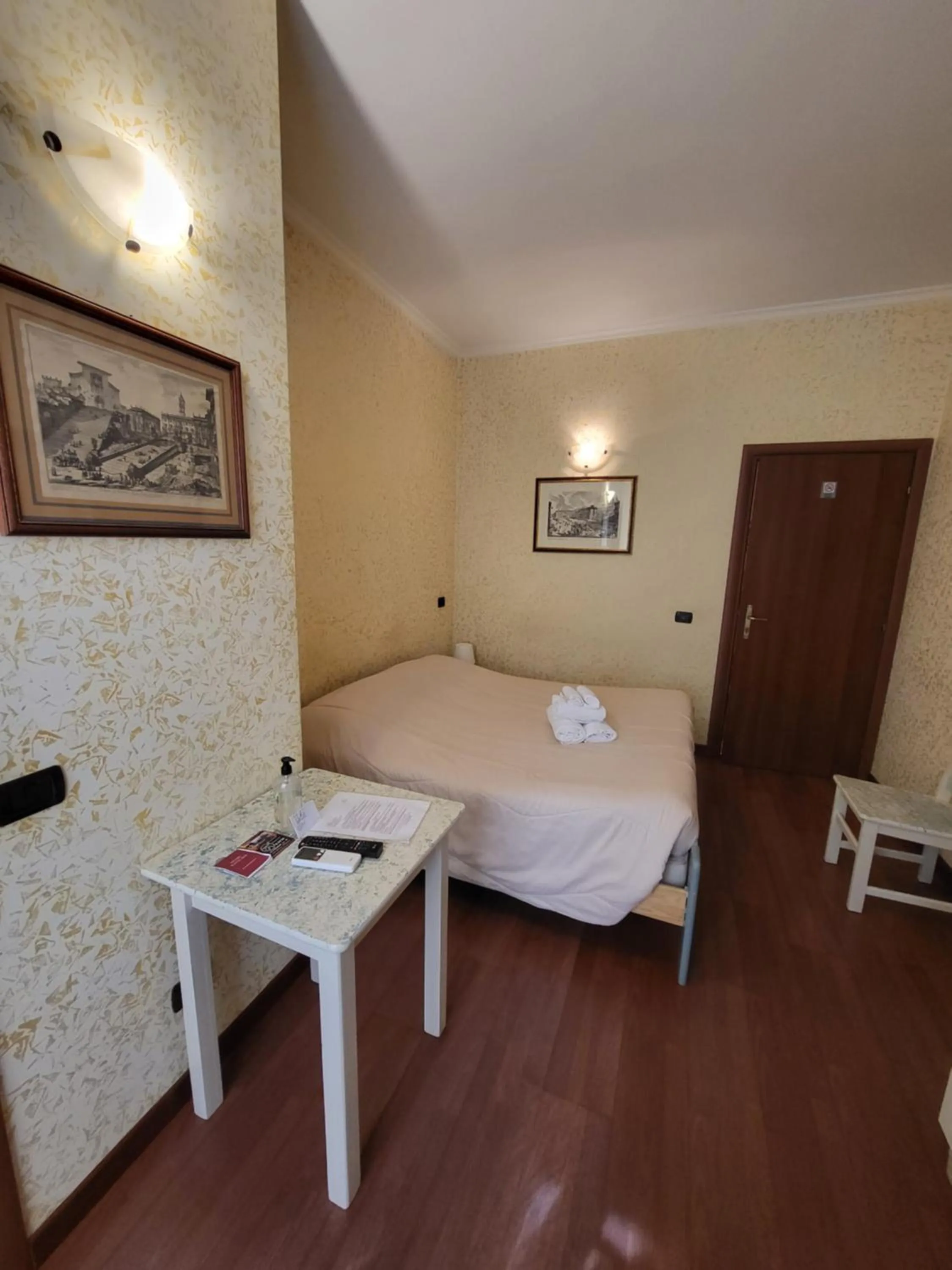 Bed in St. Peter's Rooms Rome