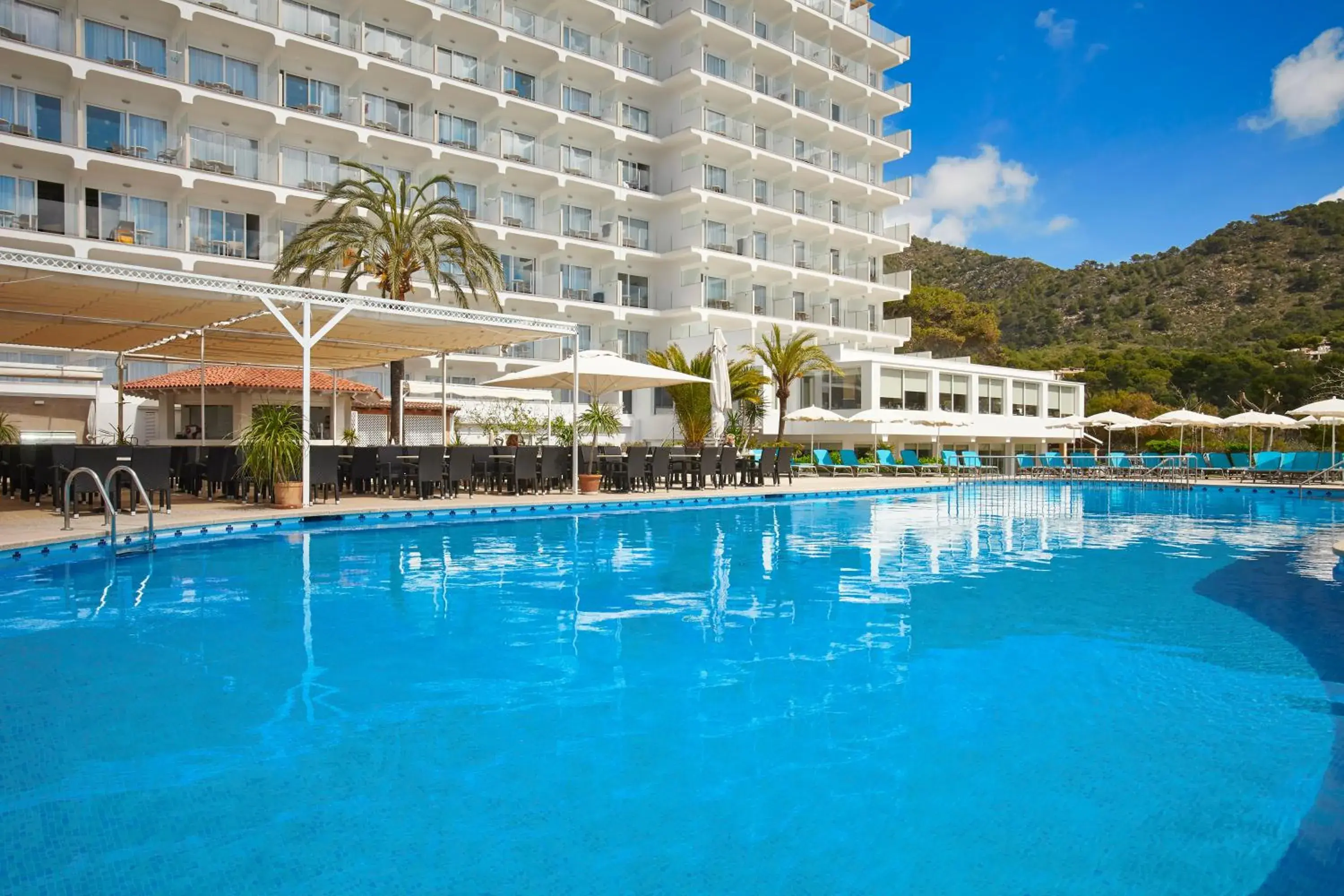 Property building, Swimming Pool in Universal Hotel Castell Royal
