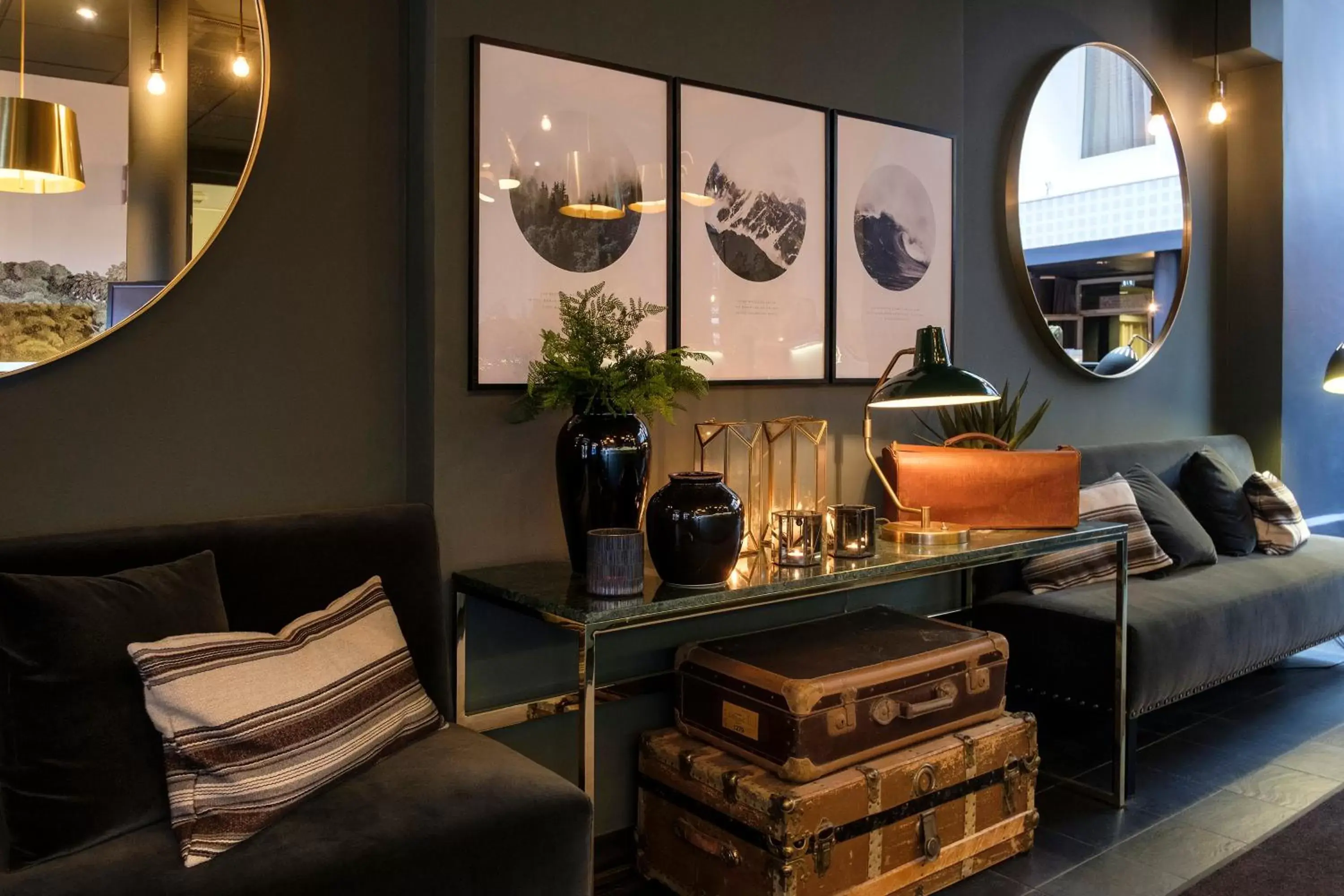 Lobby or reception, Seating Area in Clarion Collection Hotel Temperance