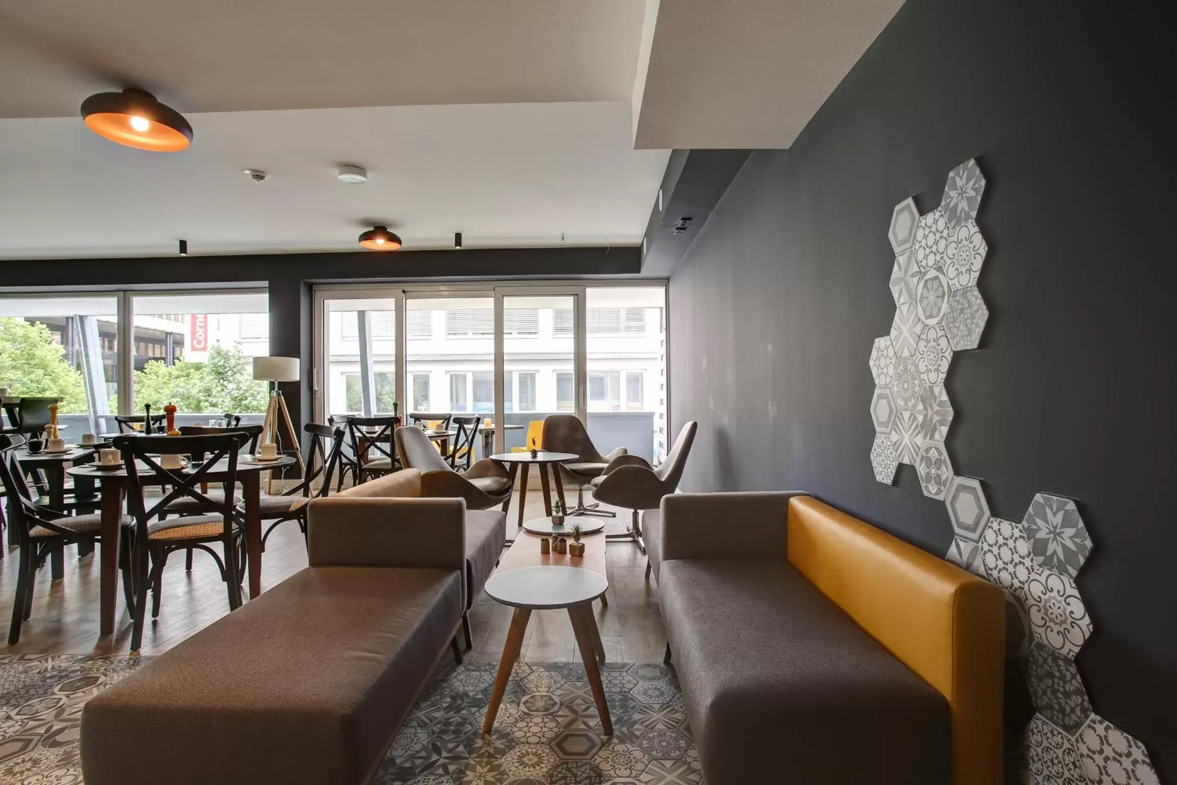 Lounge or bar, Restaurant/Places to Eat in NYCE Hotel Dortmund City