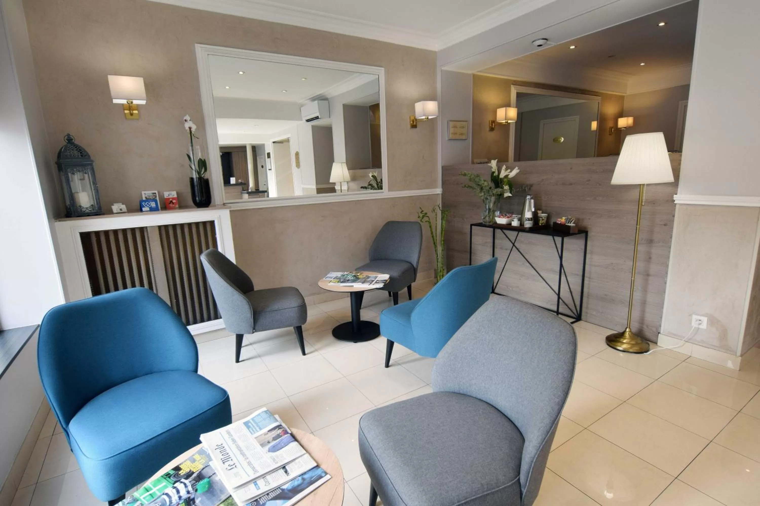 Living room in Alyss Saphir Cambronne Eiffel