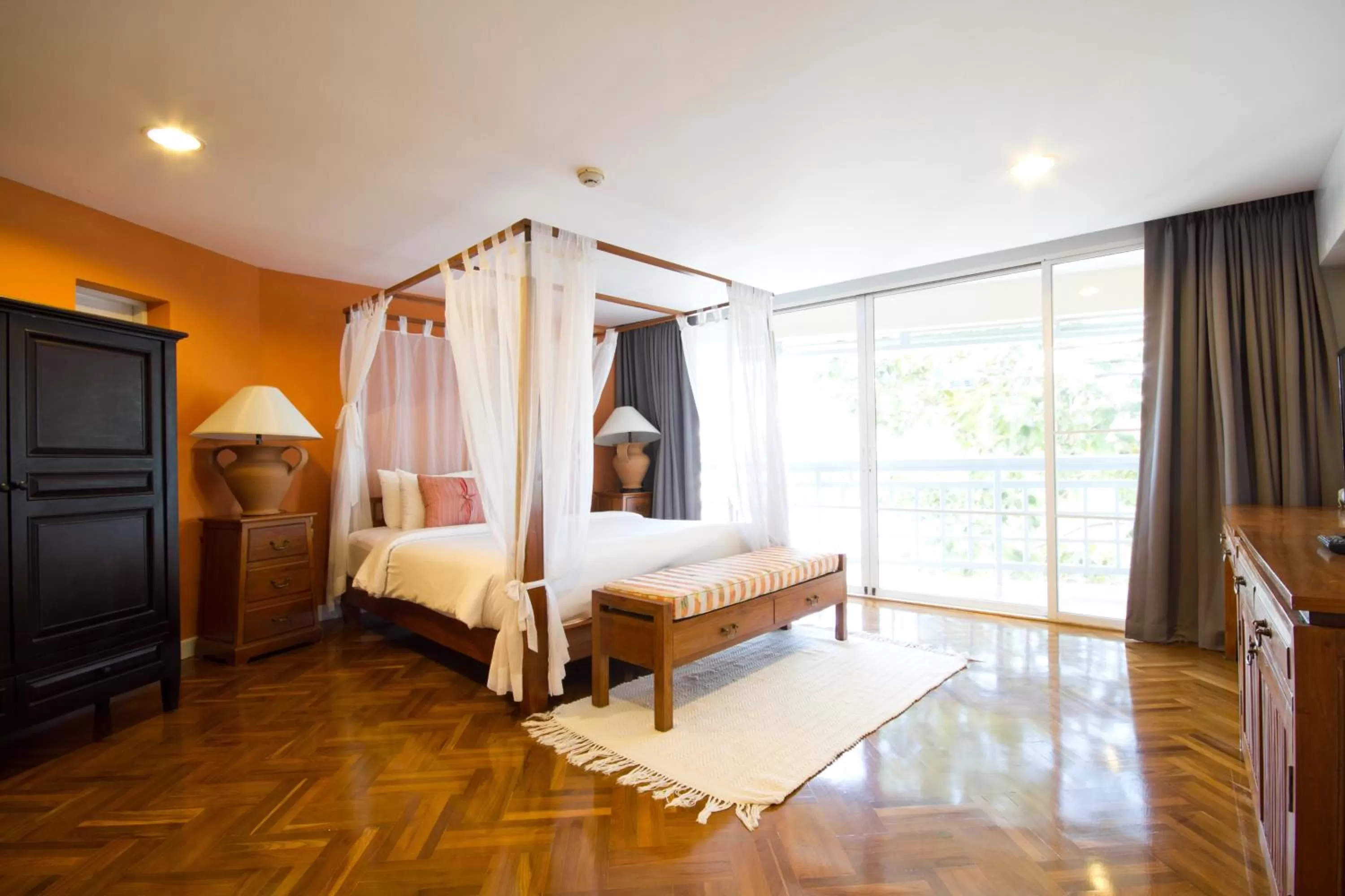 One-Bedroom Suite in Chom View Hotel, Hua Hin