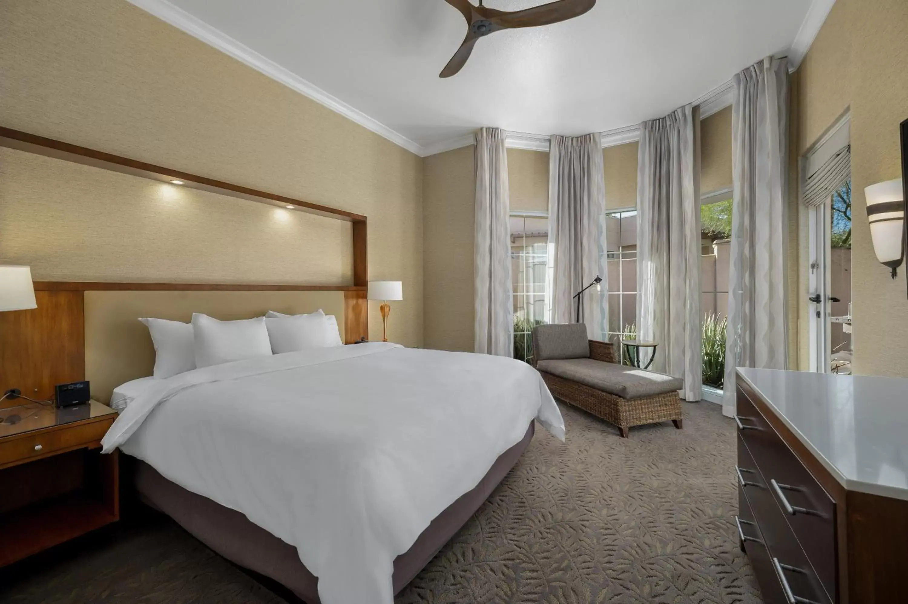 Bedroom, Bed in Hyatt Regency Indian Wells Resort & Spa