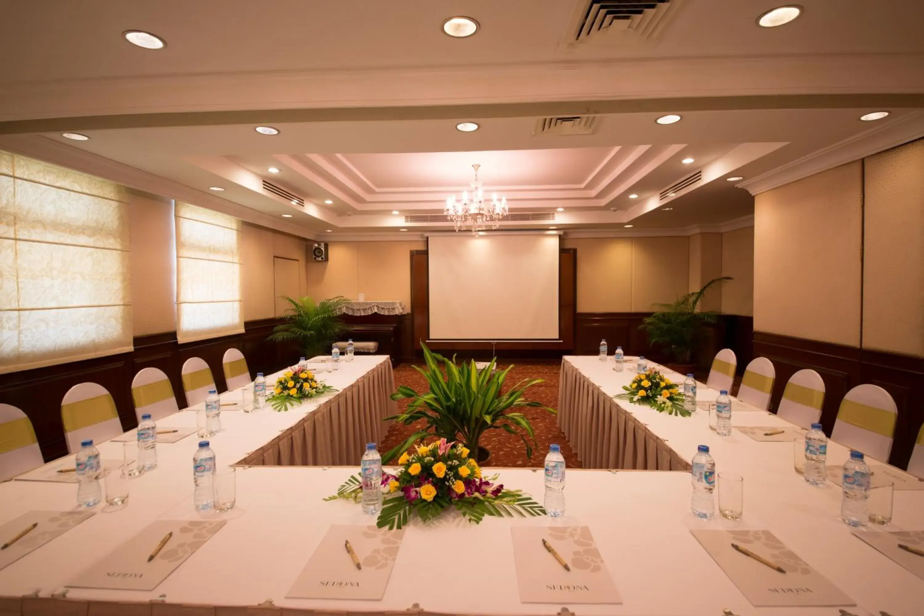 Banquet/Function facilities in Diamond Westlake Suites