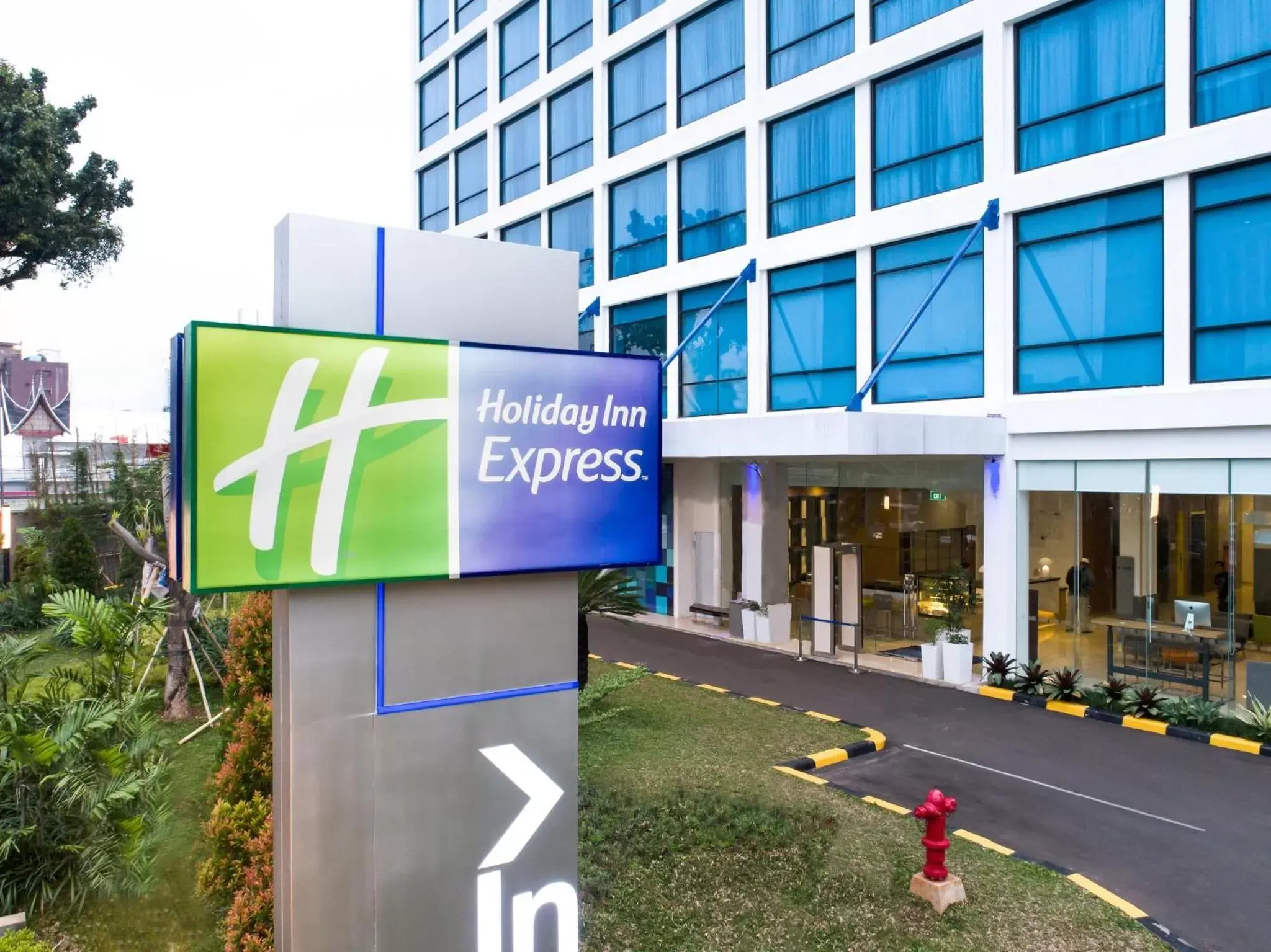 Property building in Holiday Inn Express Jakarta Matraman, an IHG Hotel