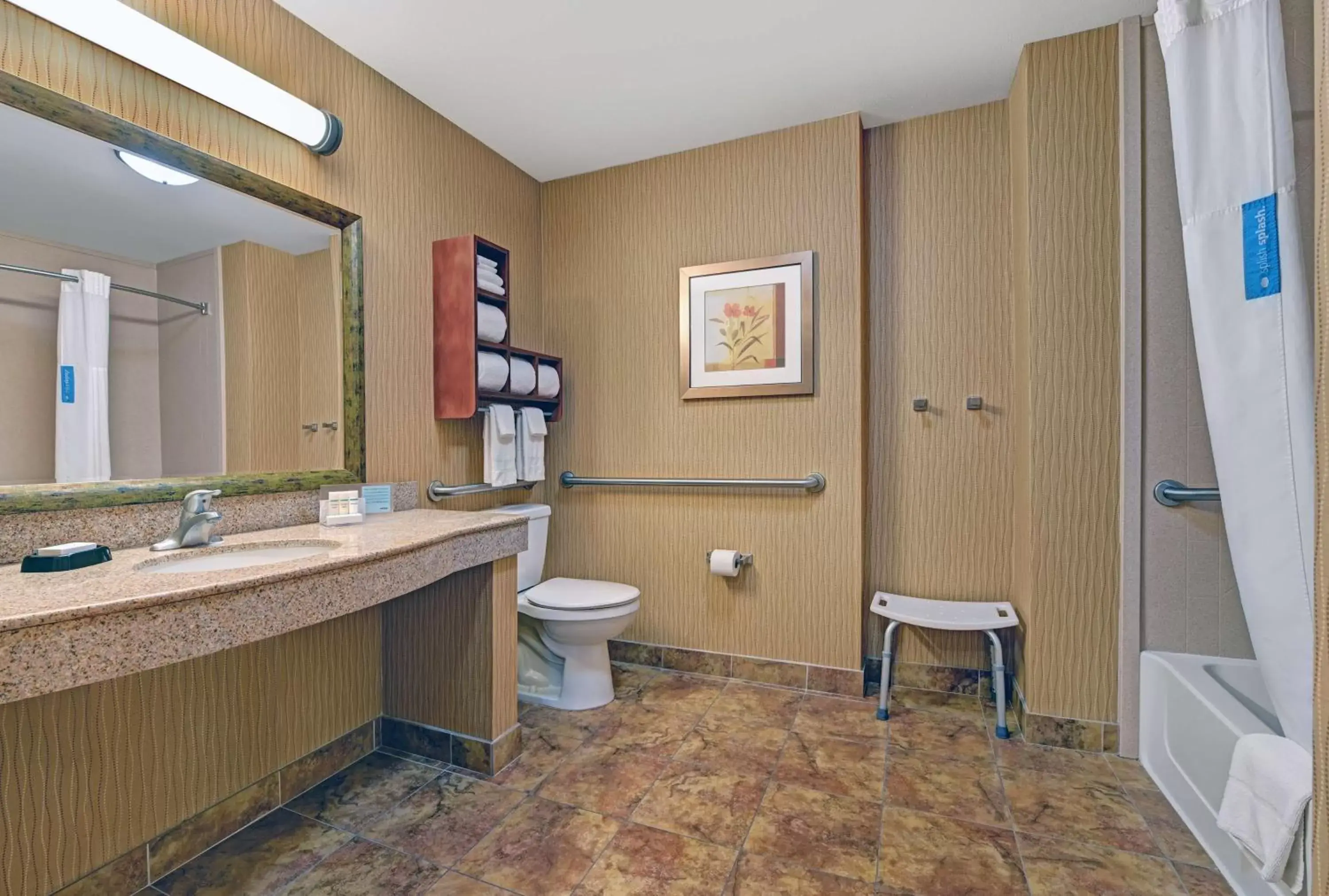 Bathroom in Hampton Inn Deming