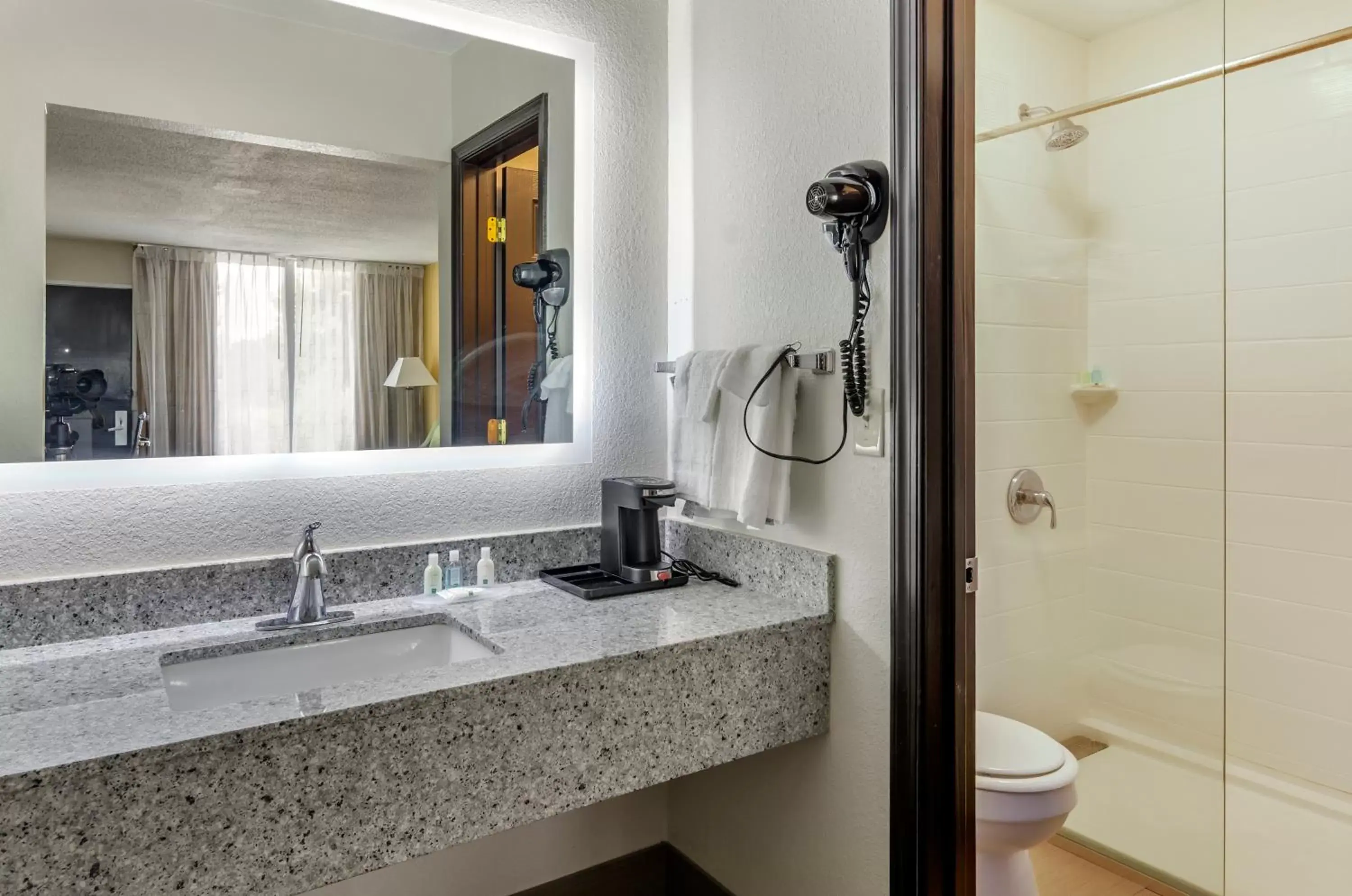 Shower, Bathroom in Quality Inn Verona - Staunton North