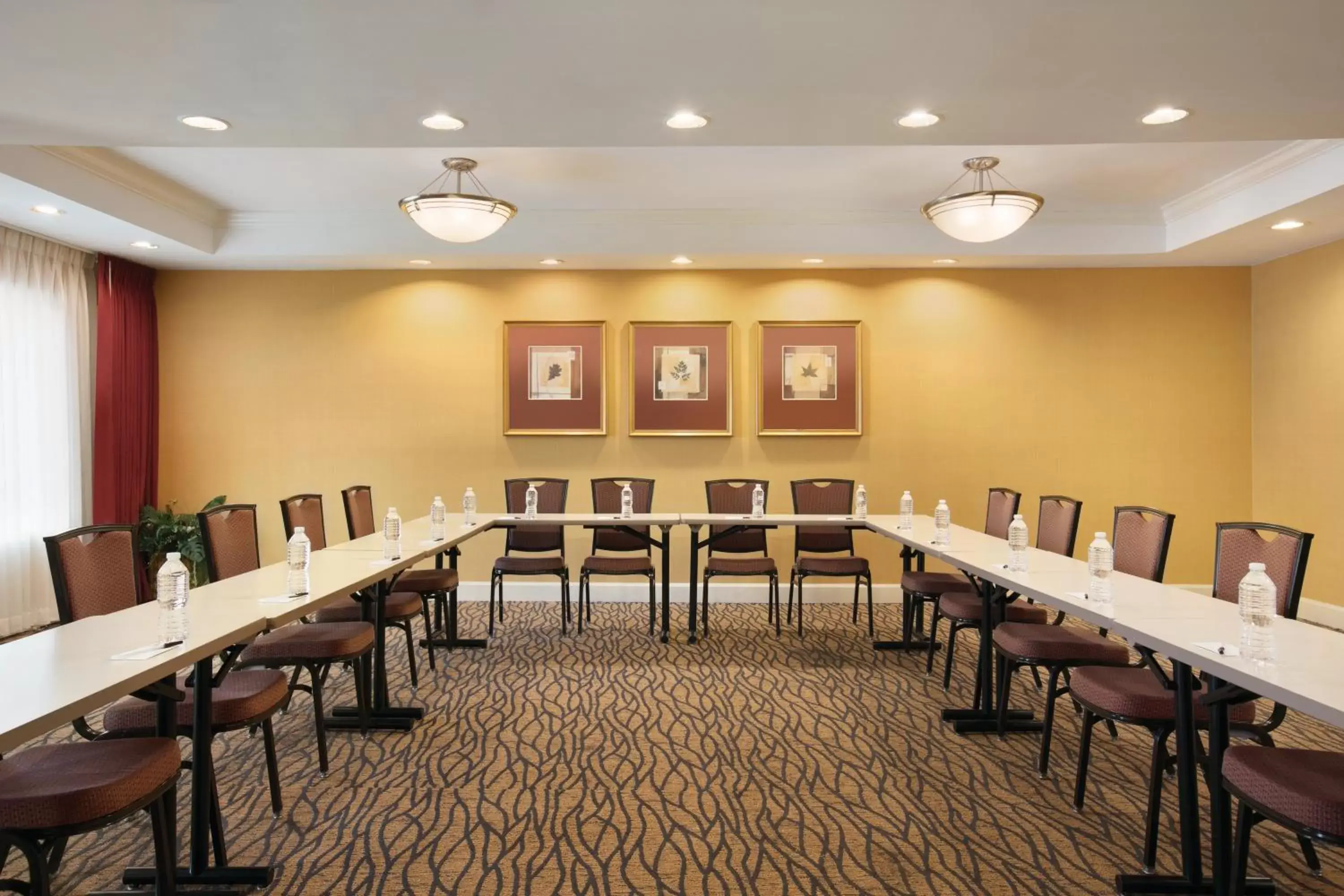 Meeting/conference room in Country Inn & Suites by Radisson, Atlanta Airport North, GA