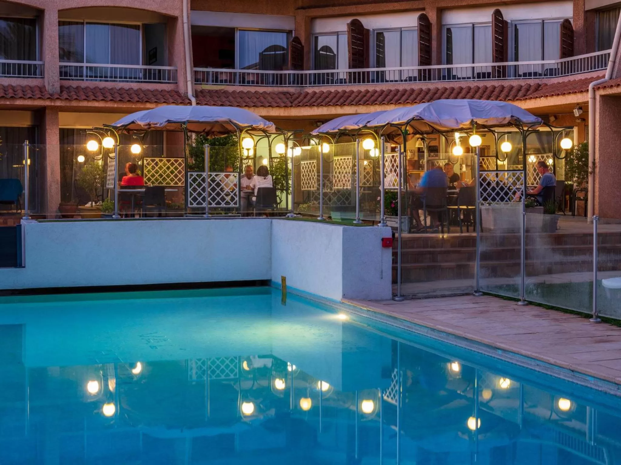 Balcony/Terrace in Noemys Toulon La Valette - Hotel restaurant avec piscine