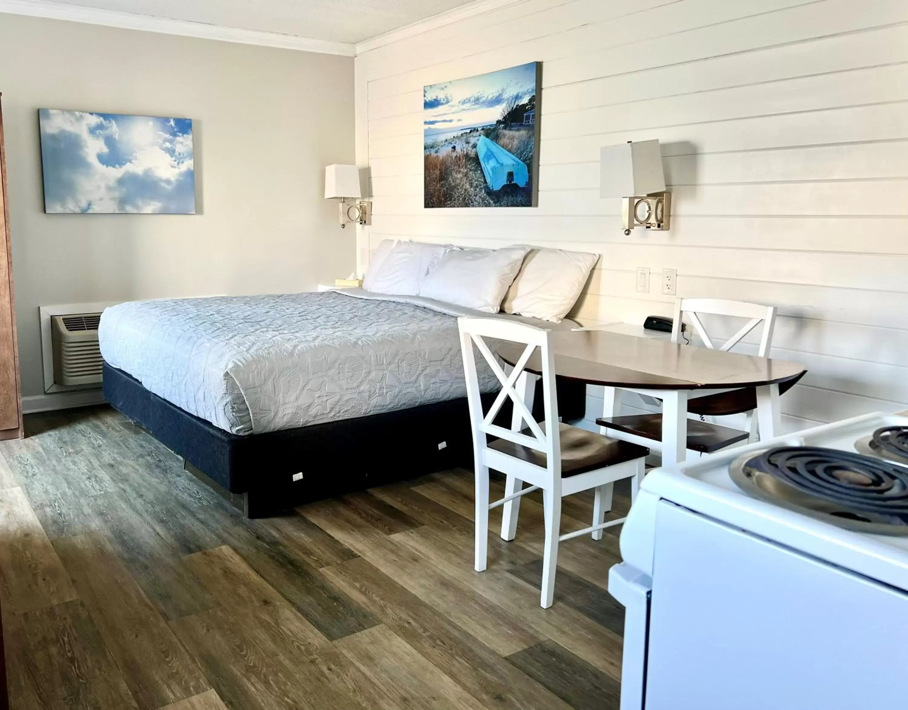 Bed in Atlantic Oceanside Dewey Bed in Atlantic Oceanside Dewey