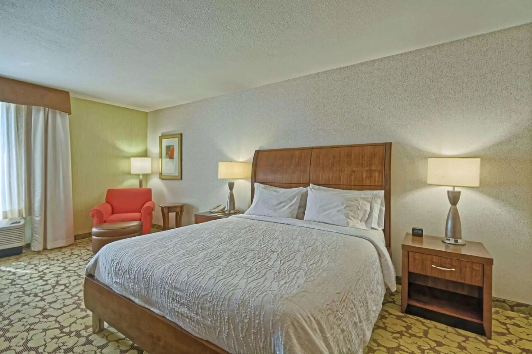 Bed in Hilton Garden Inn by Hilton Mount Laurel