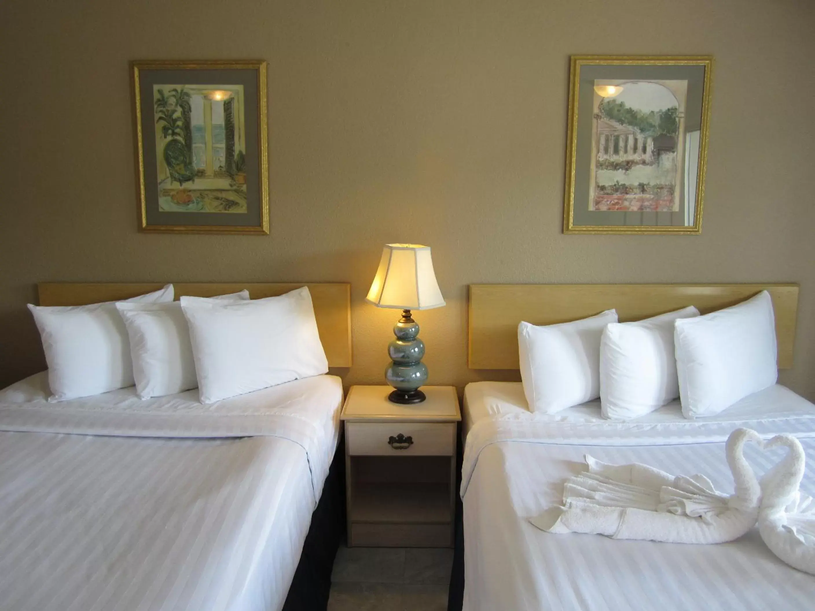 Other, Bed in Lantern Inn & Suites - Sarasota