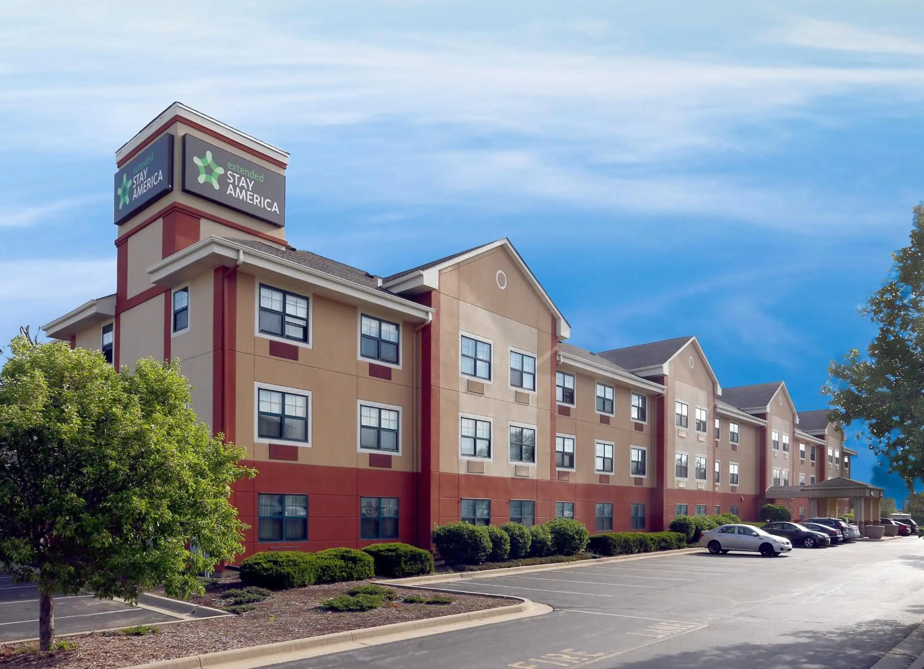 Property building in Sonesta Simply Suites Lansing