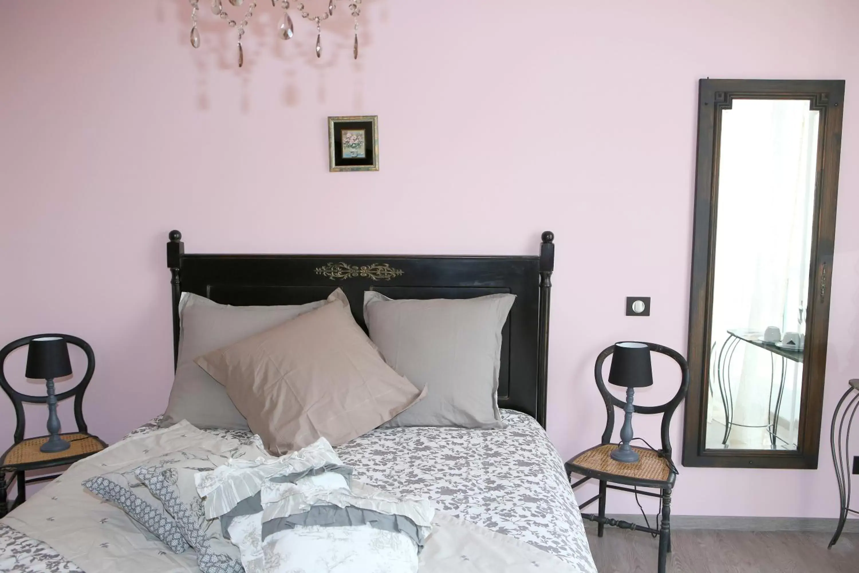 Bedroom, Bed in Aux Pierres Magiques