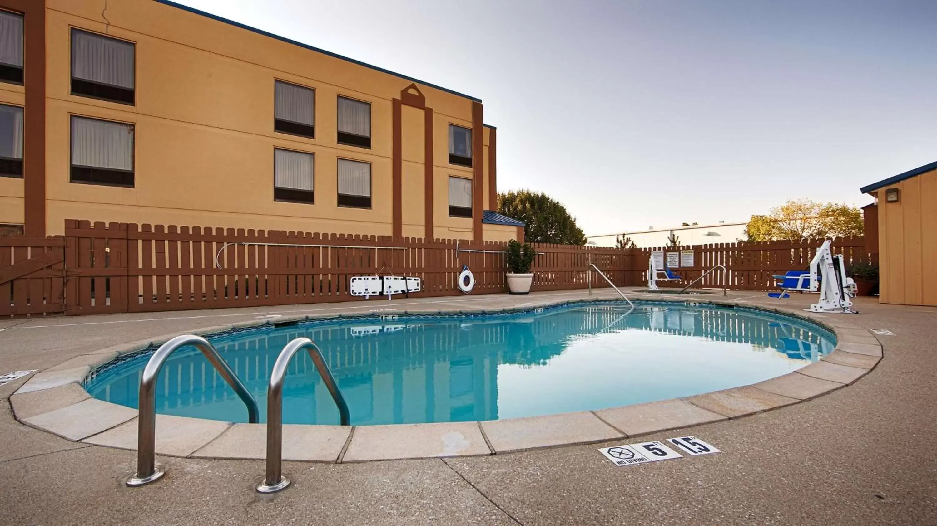 Pool view, Swimming Pool in Best Western Inn Florence