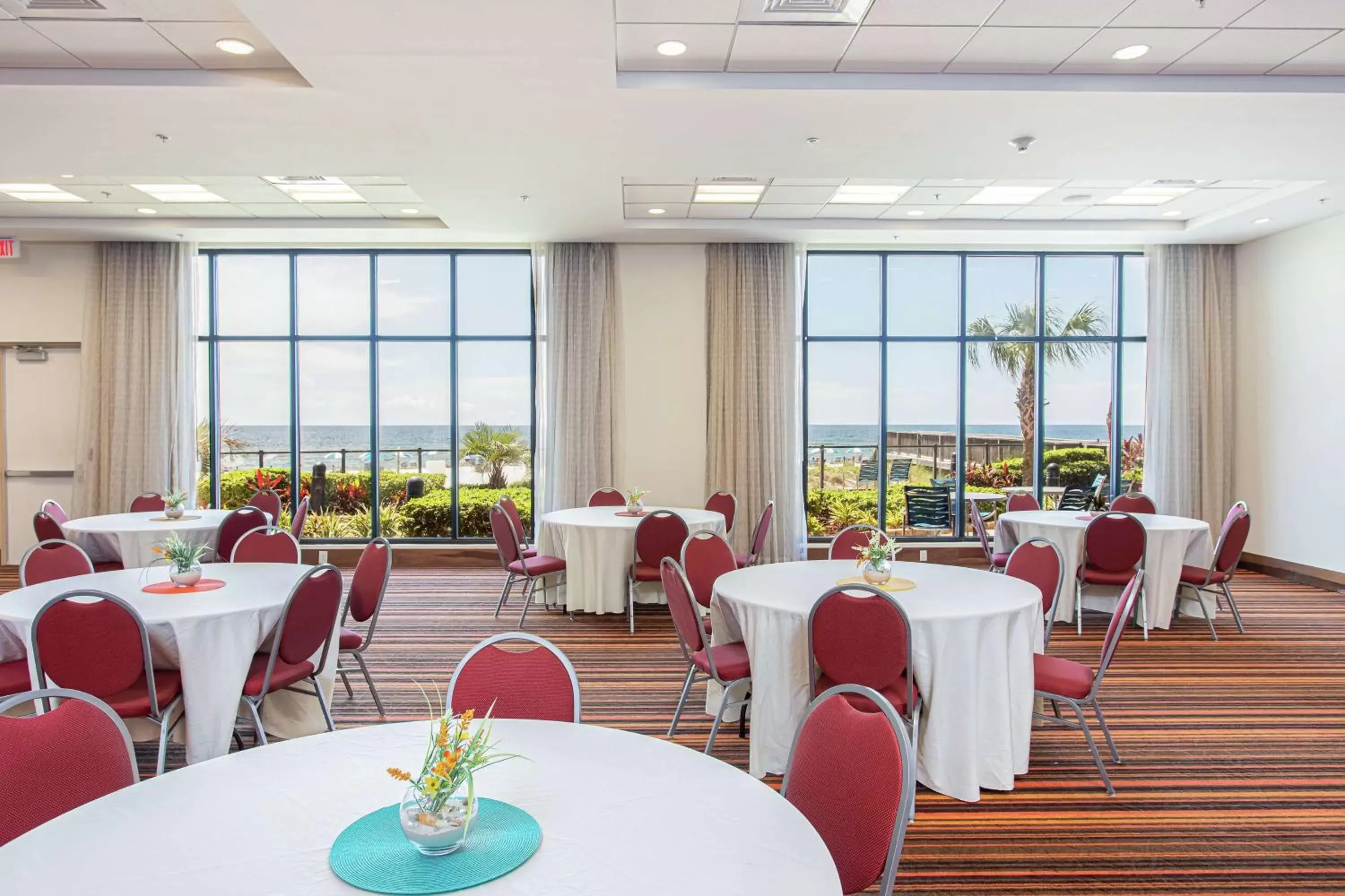 Meeting/conference room, Restaurant/Places to Eat in Hampton Inn & Suites - Orange Beach