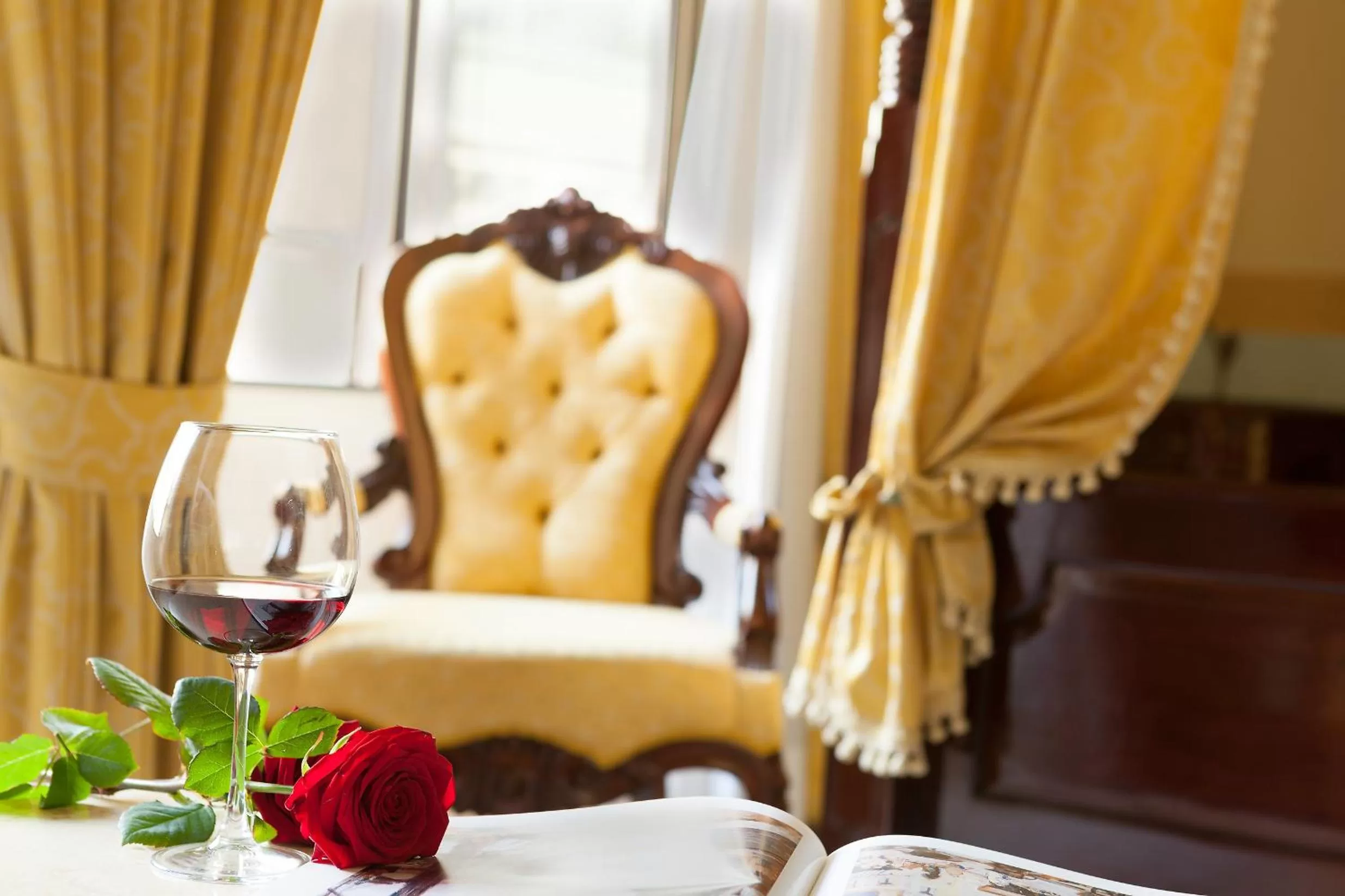 Decorative detail in Hotel Art Resort Galleria Umberto