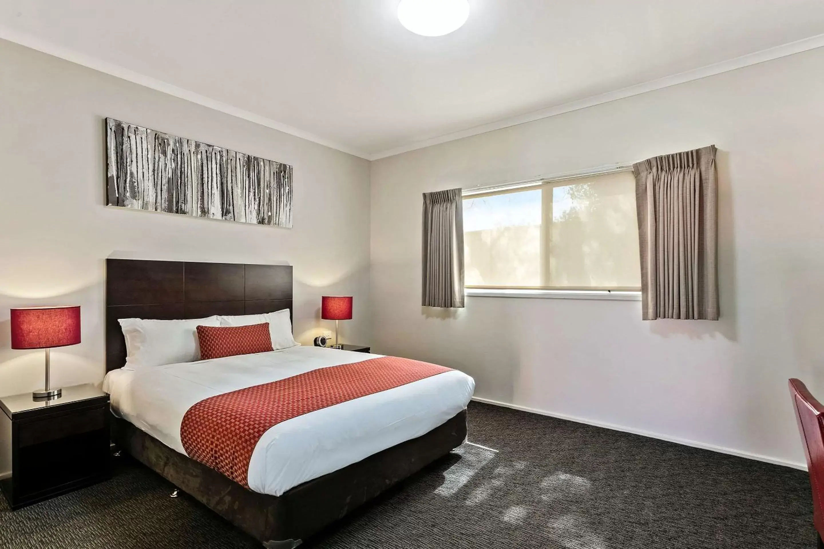 Photo of the whole room, Bed in Quality Inn Colonial