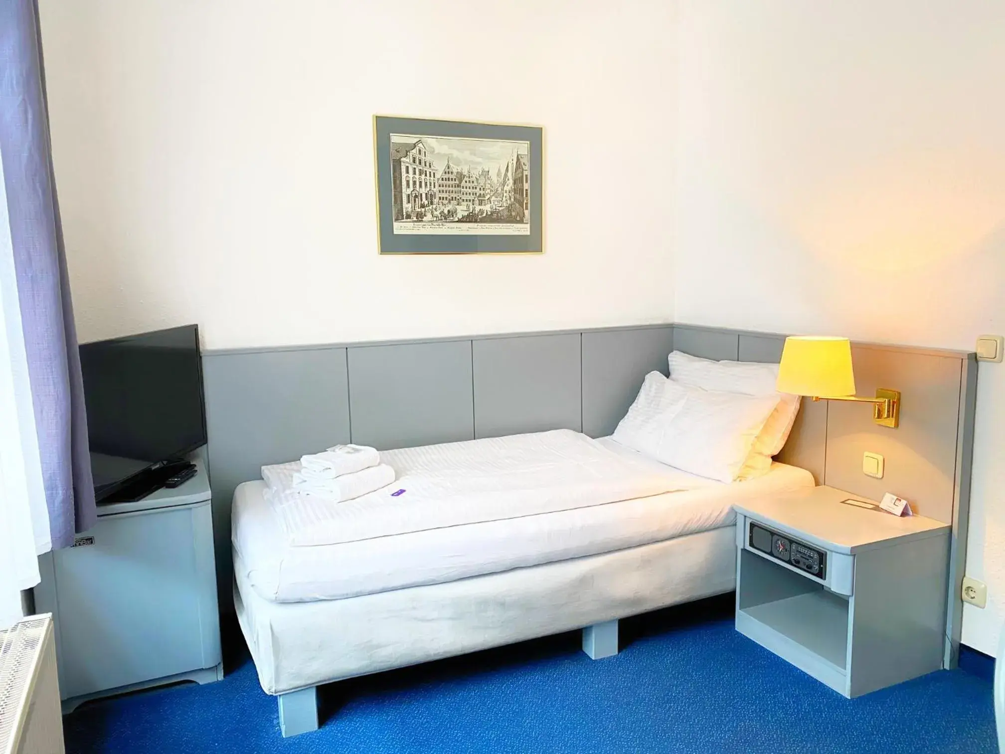 Photo of the whole room, Bed in Altstadthotel Augsburg