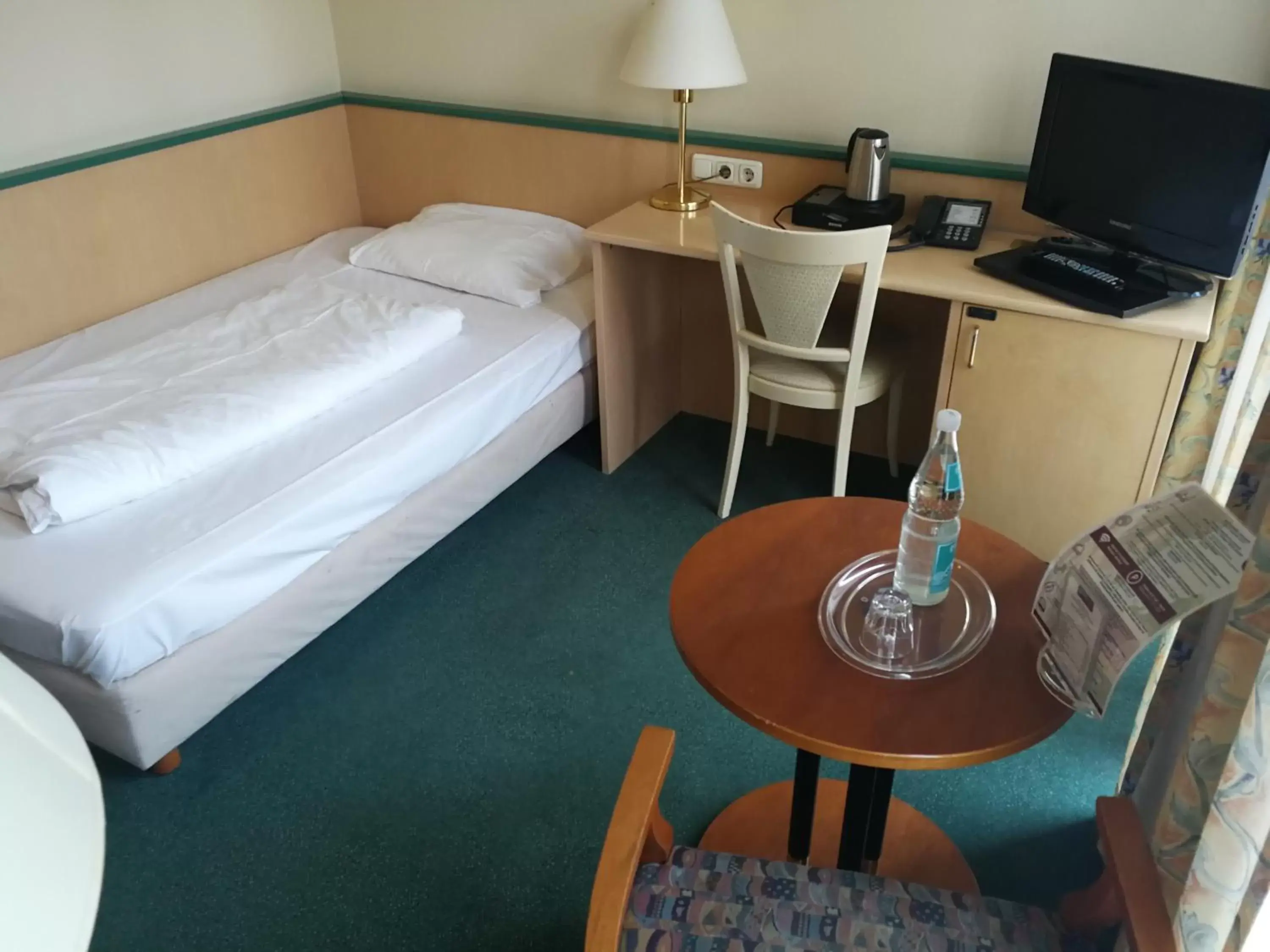 Photo of the whole room, Bed in Trip Inn PostHotel Düren