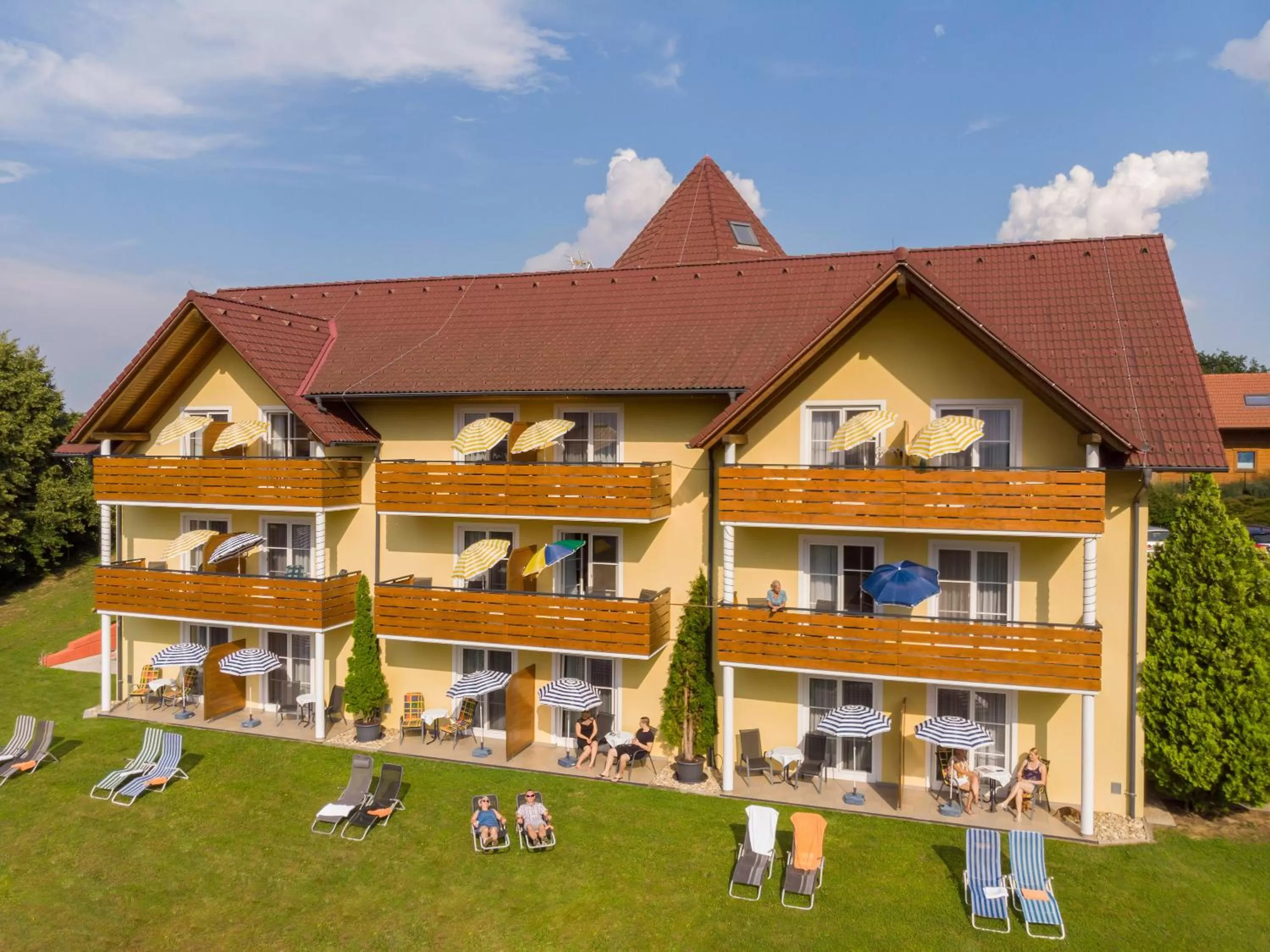 Bird's eye view in Hotel Garni Oasis Loipersdorf