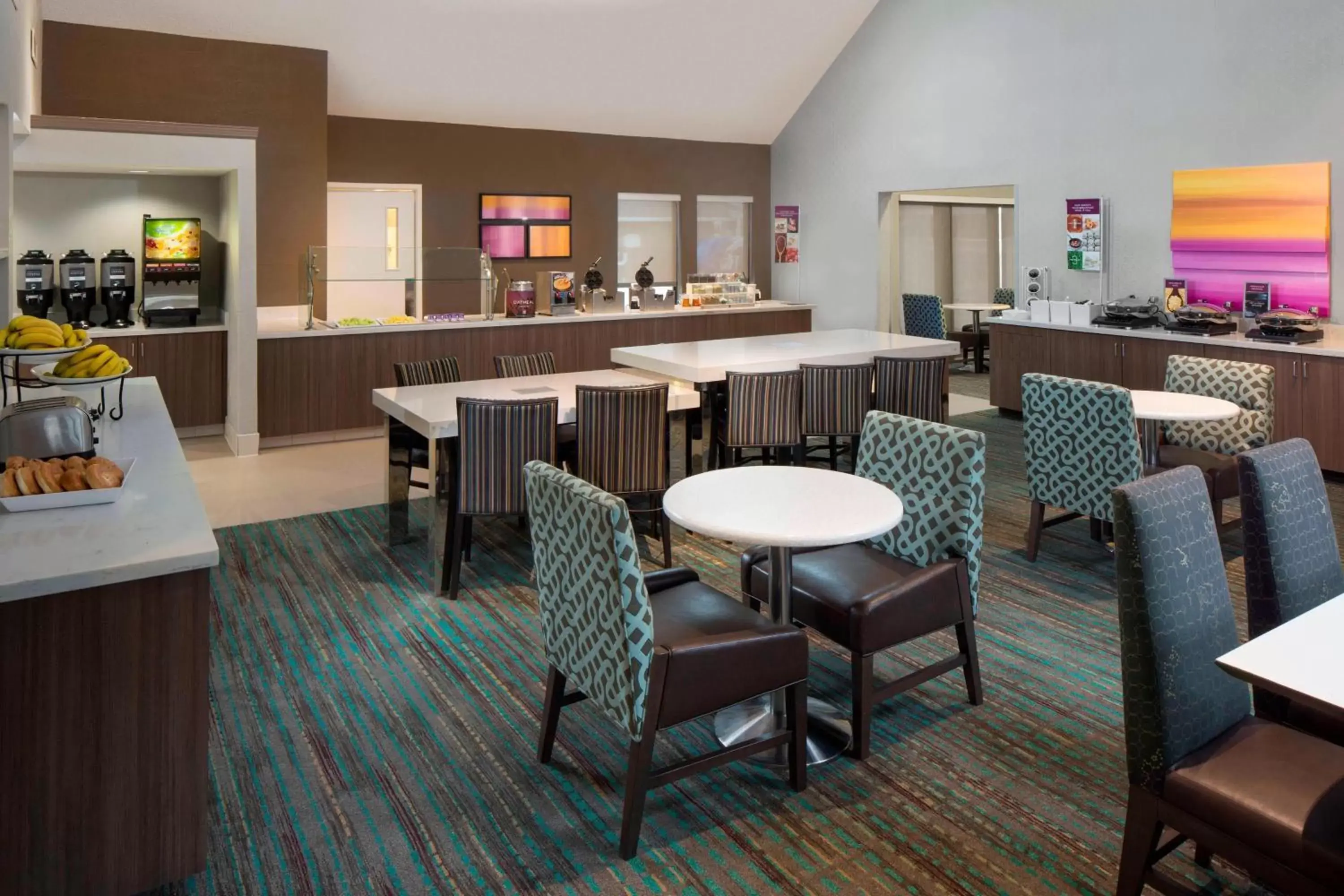 Breakfast, Restaurant/Places to Eat in Residence Inn by Marriott Nashville Airport