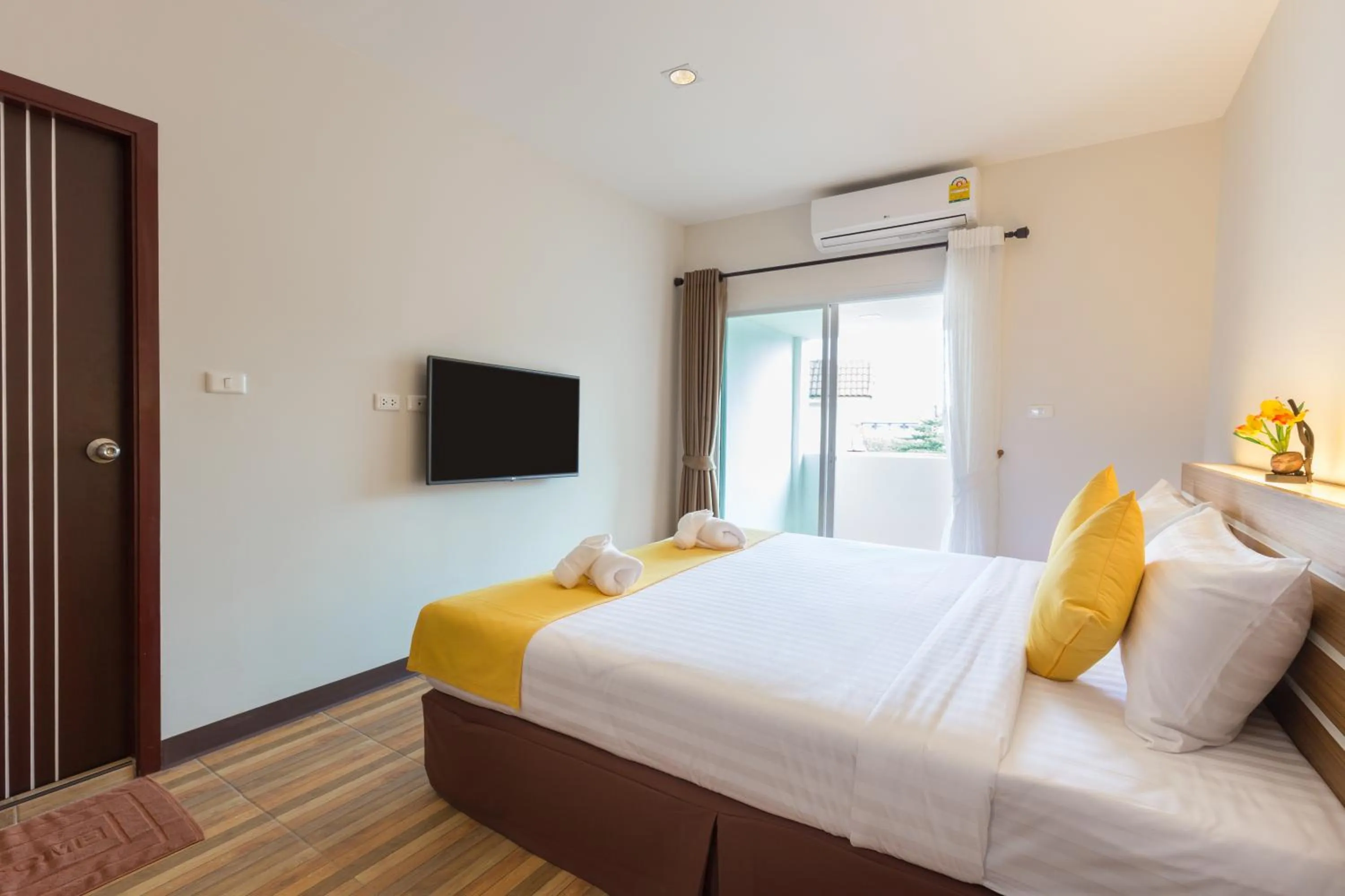 Balcony/Terrace, Bed in Tee Pak Dee Resident Phuket