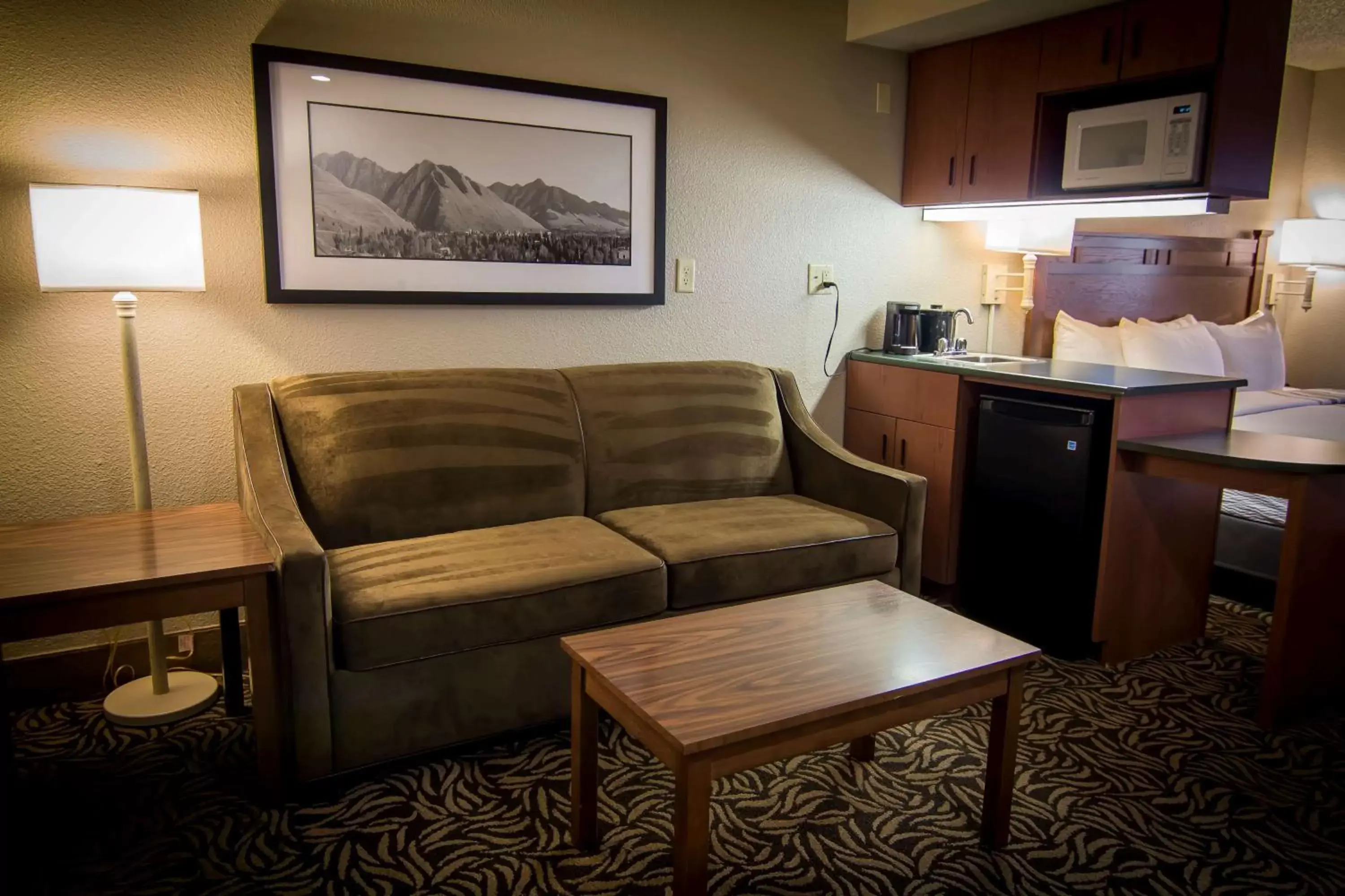 Photo of the whole room, Seating Area in La Quinta Inn by Wyndham Missoula